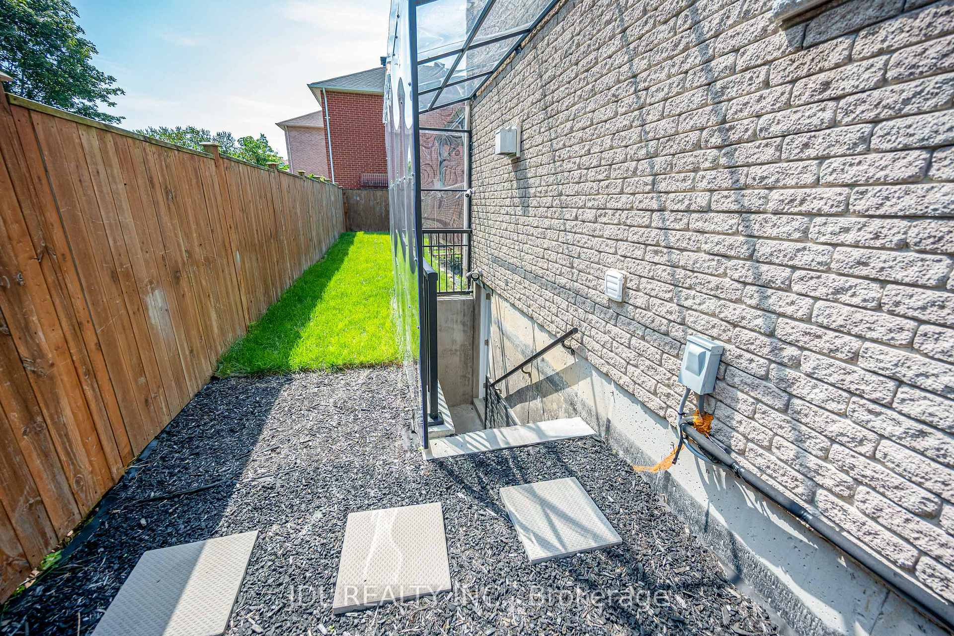 Photo 33 of 69 Summerset Drive, Barrie, Ardagh — HOMEH