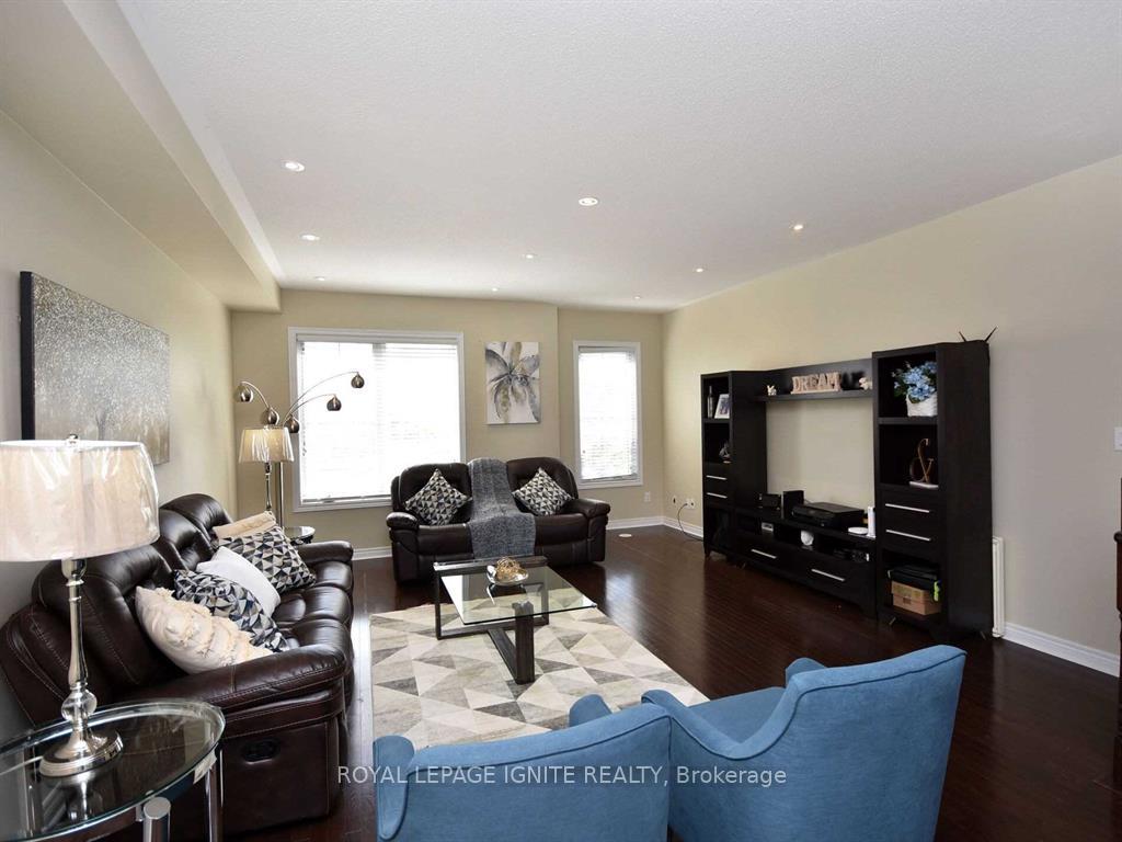 Photo 8 of 40 Cedar Lake Crescent, Brampton, Bram West — HOMEH