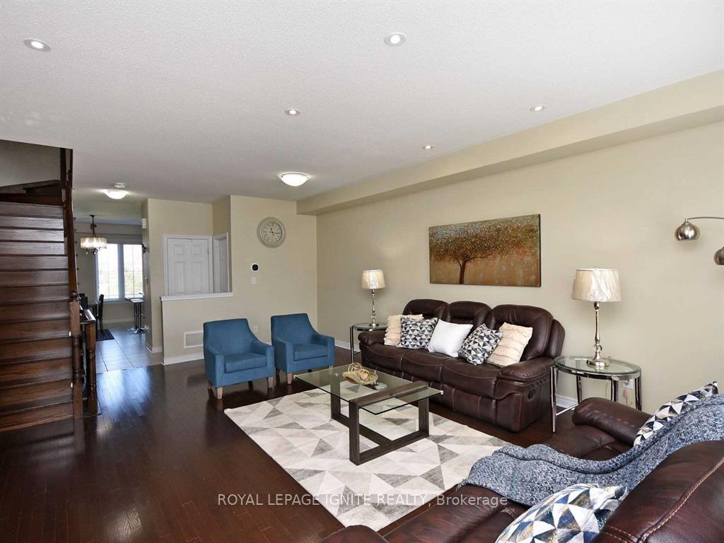 Photo 9 of 40 Cedar Lake Crescent, Brampton, Bram West — HOMEH