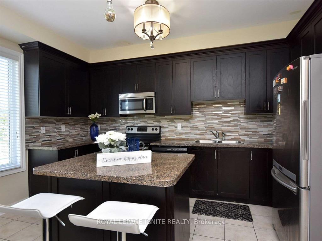 Photo 14 of 40 Cedar Lake Crescent, Brampton, Bram West — HOMEH