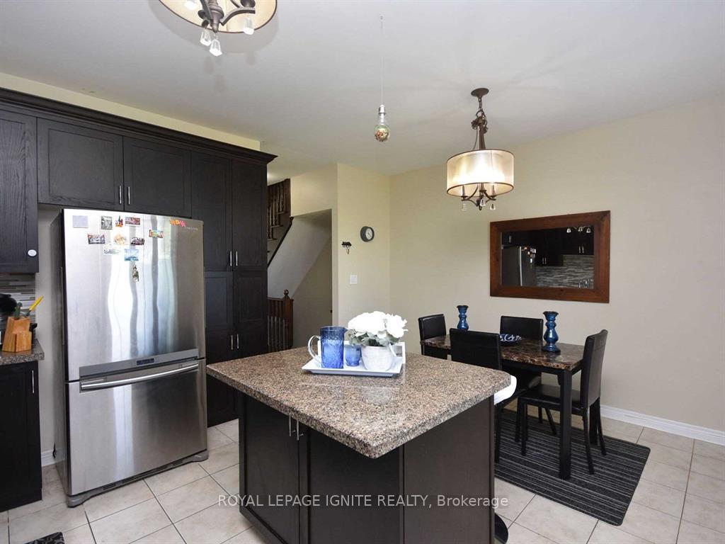 Photo 15 of 40 Cedar Lake Crescent, Brampton, Bram West — HOMEH