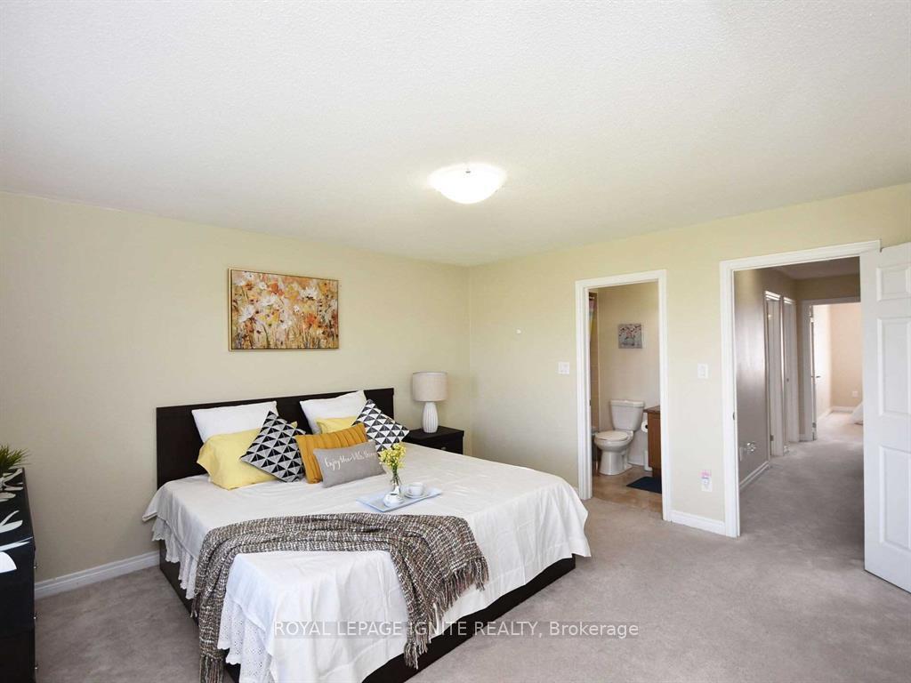 Photo 21 of 40 Cedar Lake Crescent, Brampton, Bram West — HOMEH