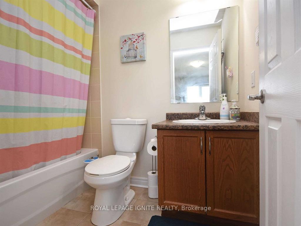 Photo 24 of 40 Cedar Lake Crescent, Brampton, Bram West — HOMEH