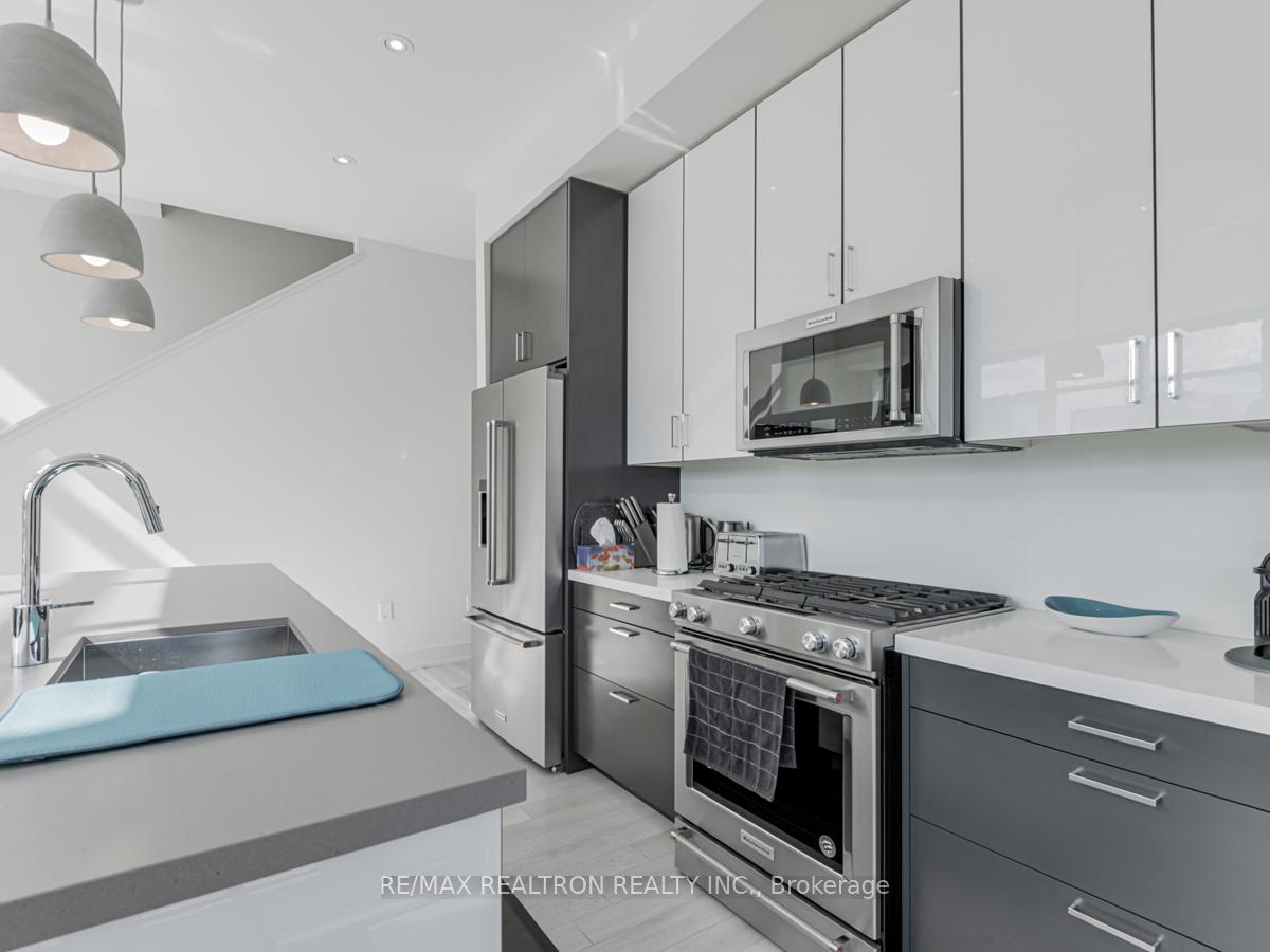 Photo 9 of 3700 Mangusta Court, Innisfil, Rural Innisfil — HOMEH
