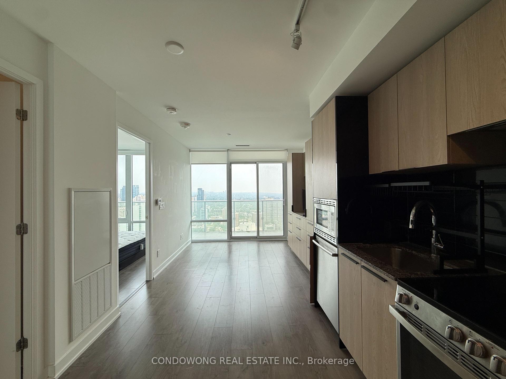 Front of Unit 3606, 501 Yonge Street