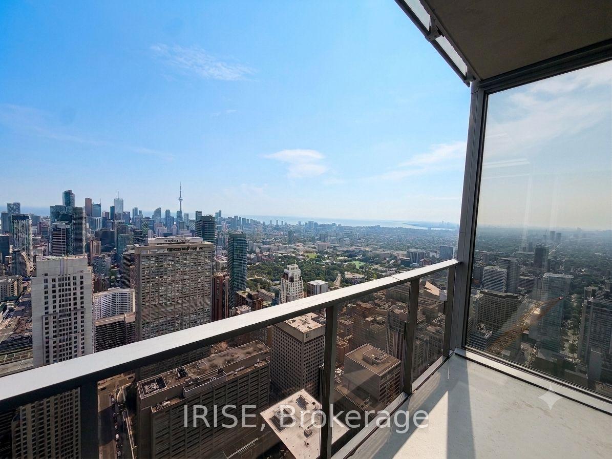 Front of Unit 5909, 11 Yorkville Avenue