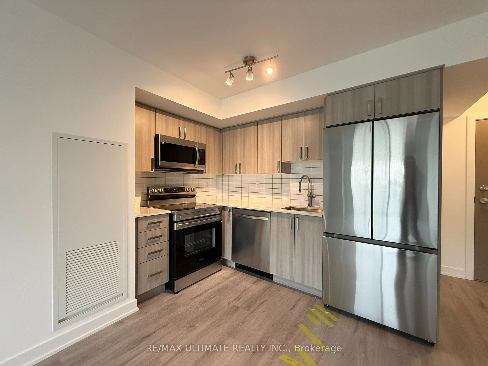 Photo 4 of Unit 303, 1010 Sandy Beach Road, Pickering, Bay Ridges — HOMEH