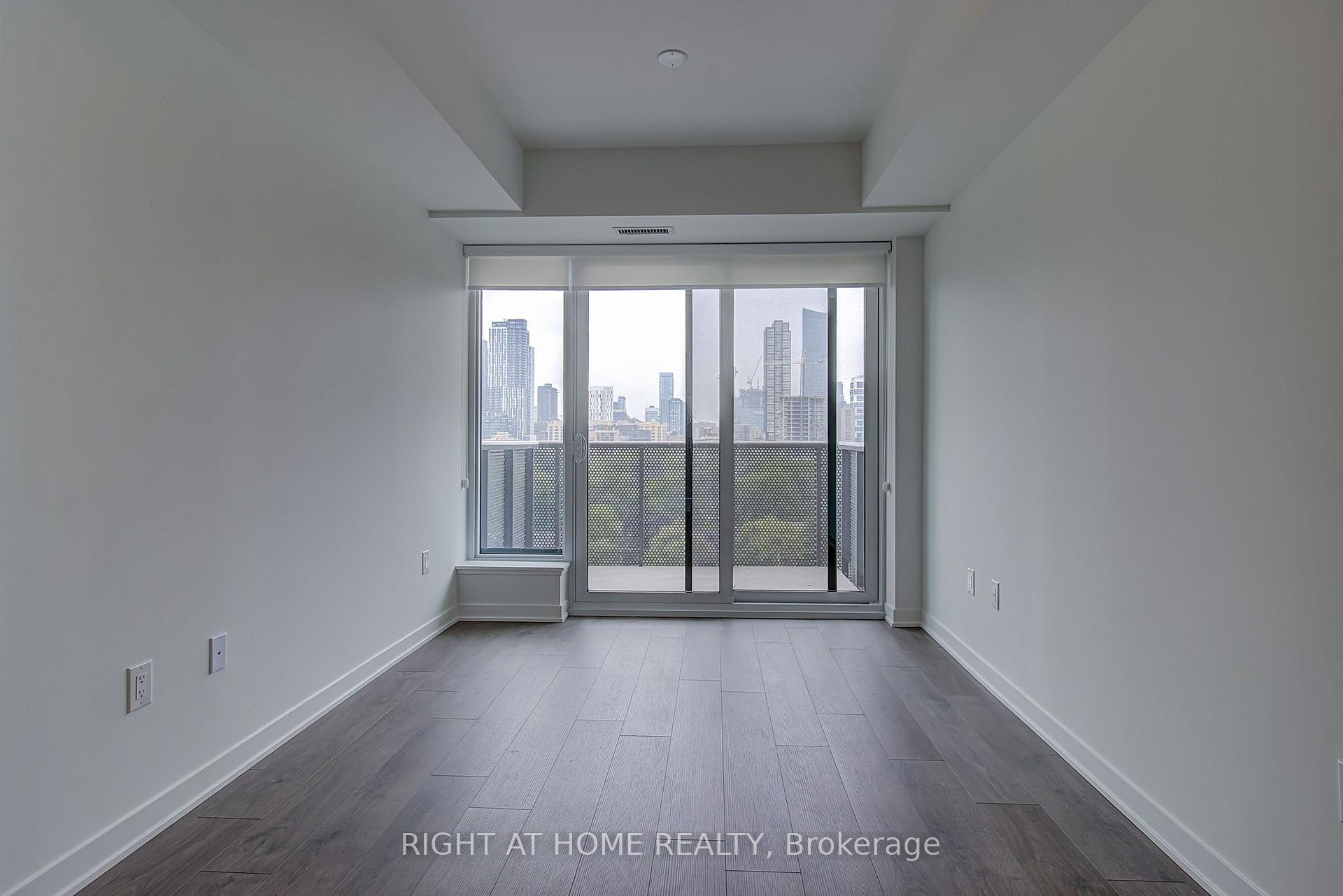 Photo 4 of Unit 907, 10 Oak Street, Toronto, Regent Park — HOMEH