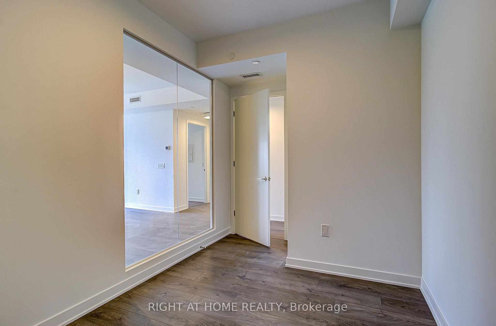 Photo 6 of Unit 907, 10 Oak Street, Toronto, Regent Park — HOMEH