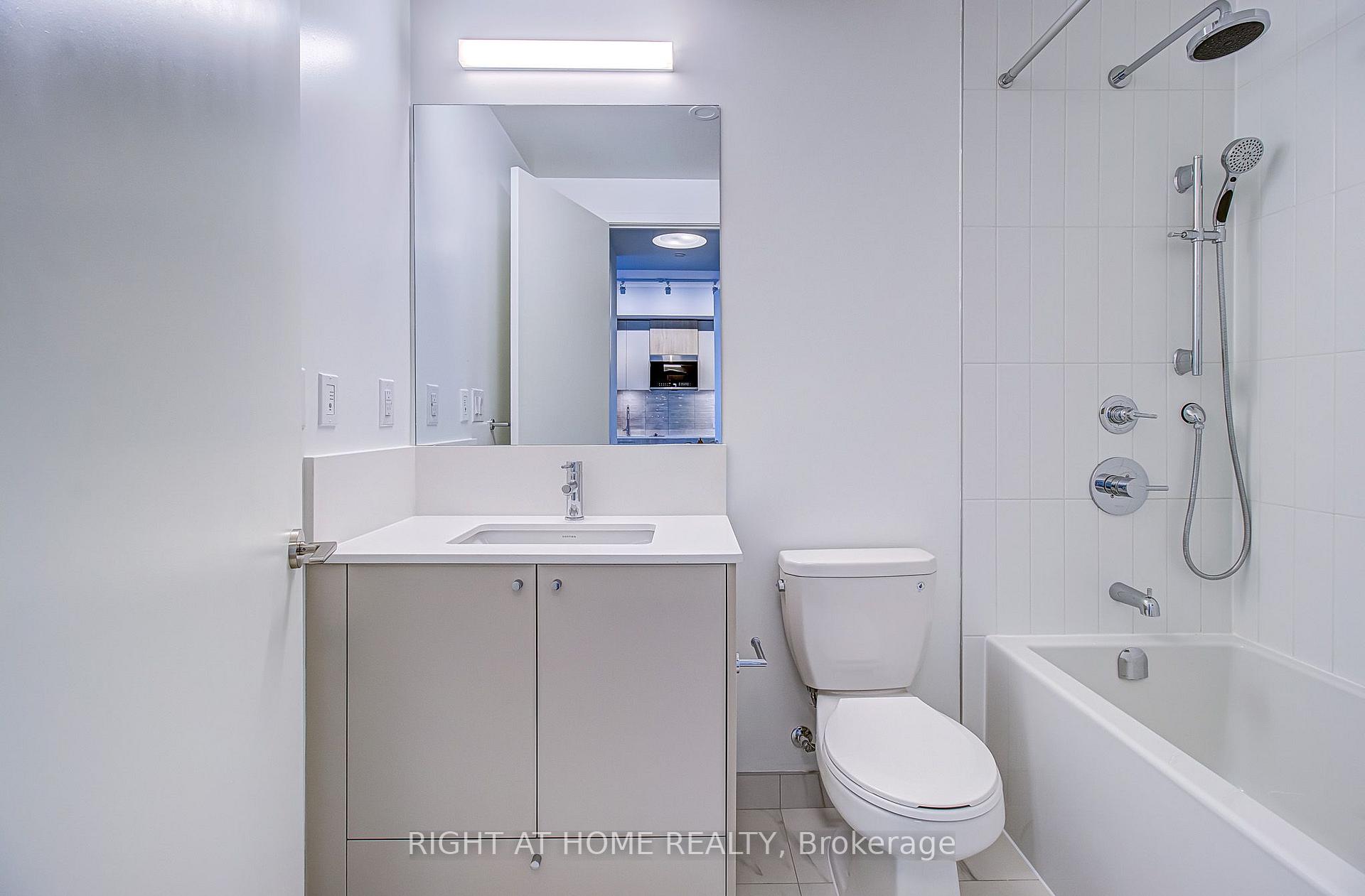Photo 13 of Unit 907, 10 Oak Street, Toronto, Regent Park — HOMEH