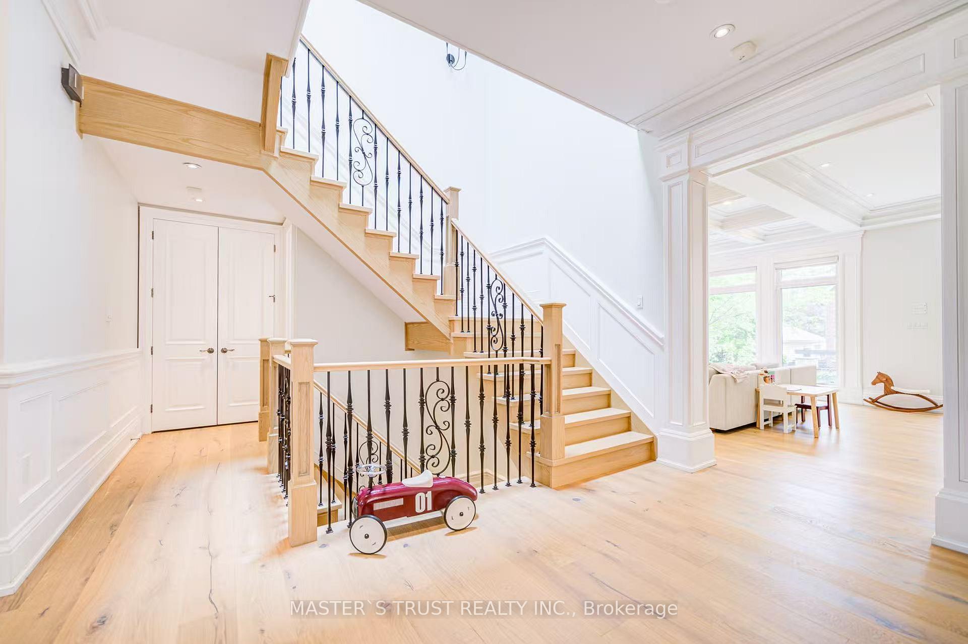 Photo 4 of 103 Burndale Avenue, North York, Lansing-Westgate — HOMEH