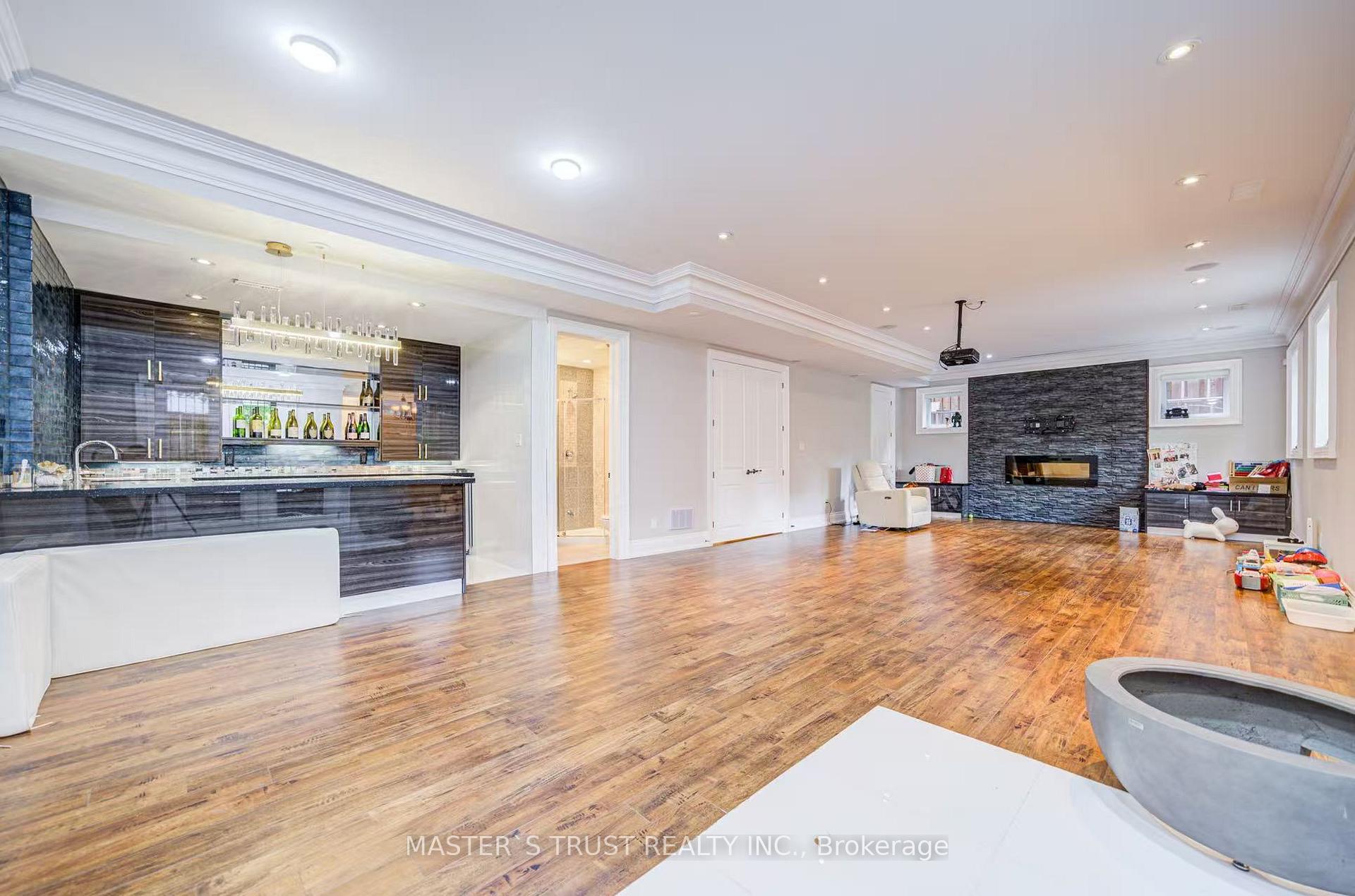 Photo 20 of 103 Burndale Avenue, North York, Lansing-Westgate — HOMEH