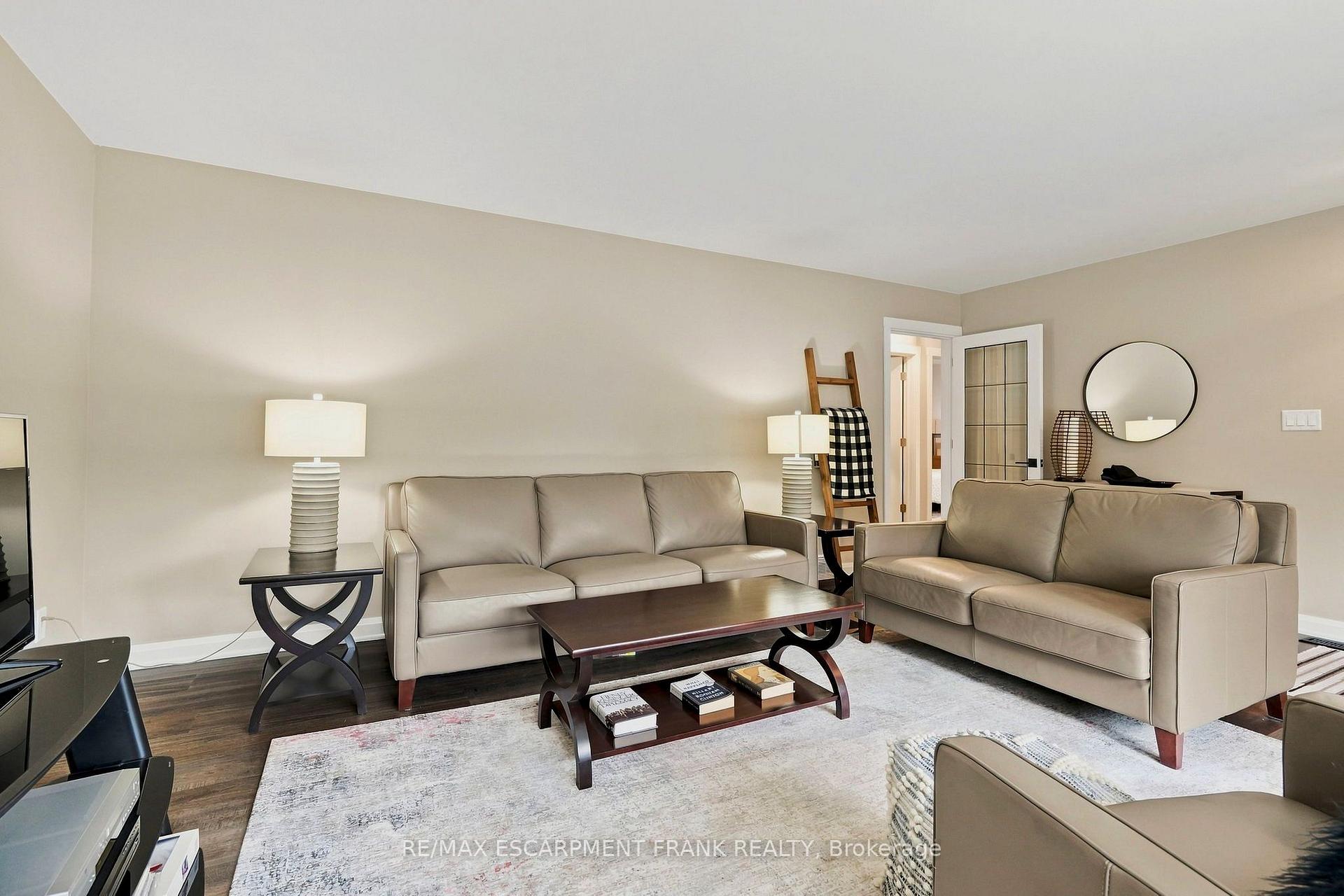 Photo 7 of 1008 Garth Street, Hamilton, Gilbert — HOMEH