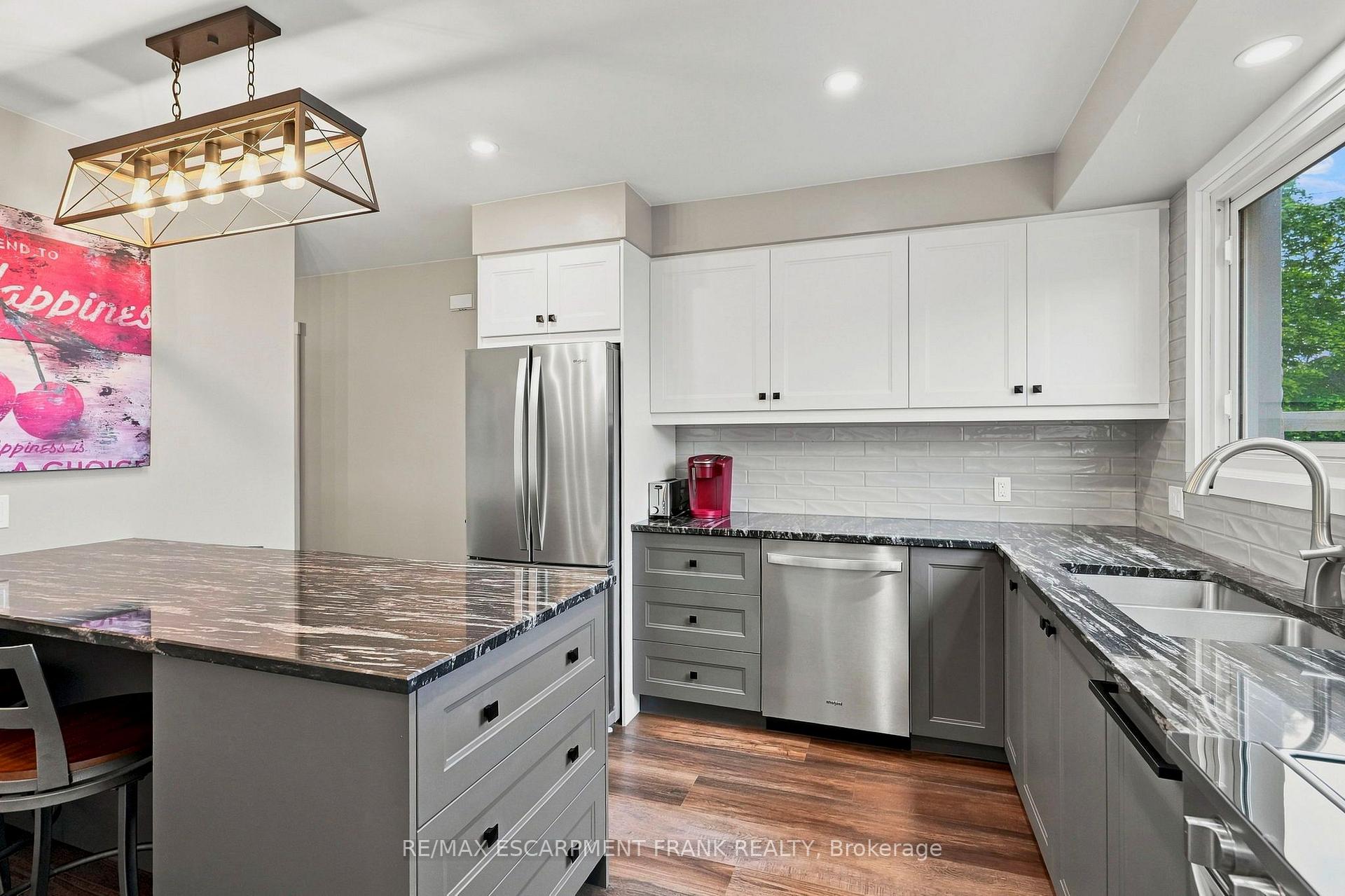 Photo 12 of 1008 Garth Street, Hamilton, Gilbert — HOMEH