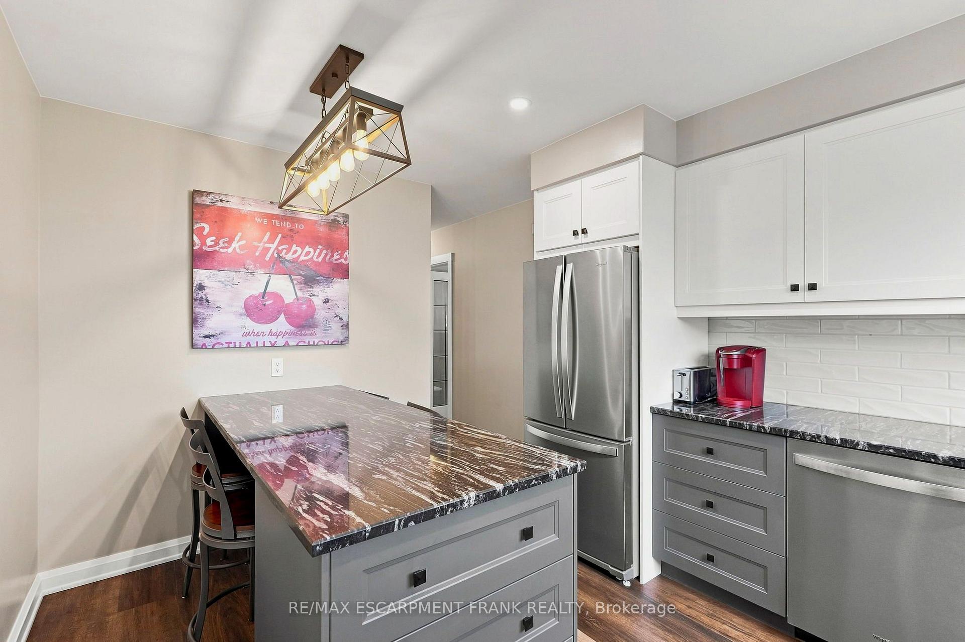 Photo 13 of 1008 Garth Street, Hamilton, Gilbert — HOMEH