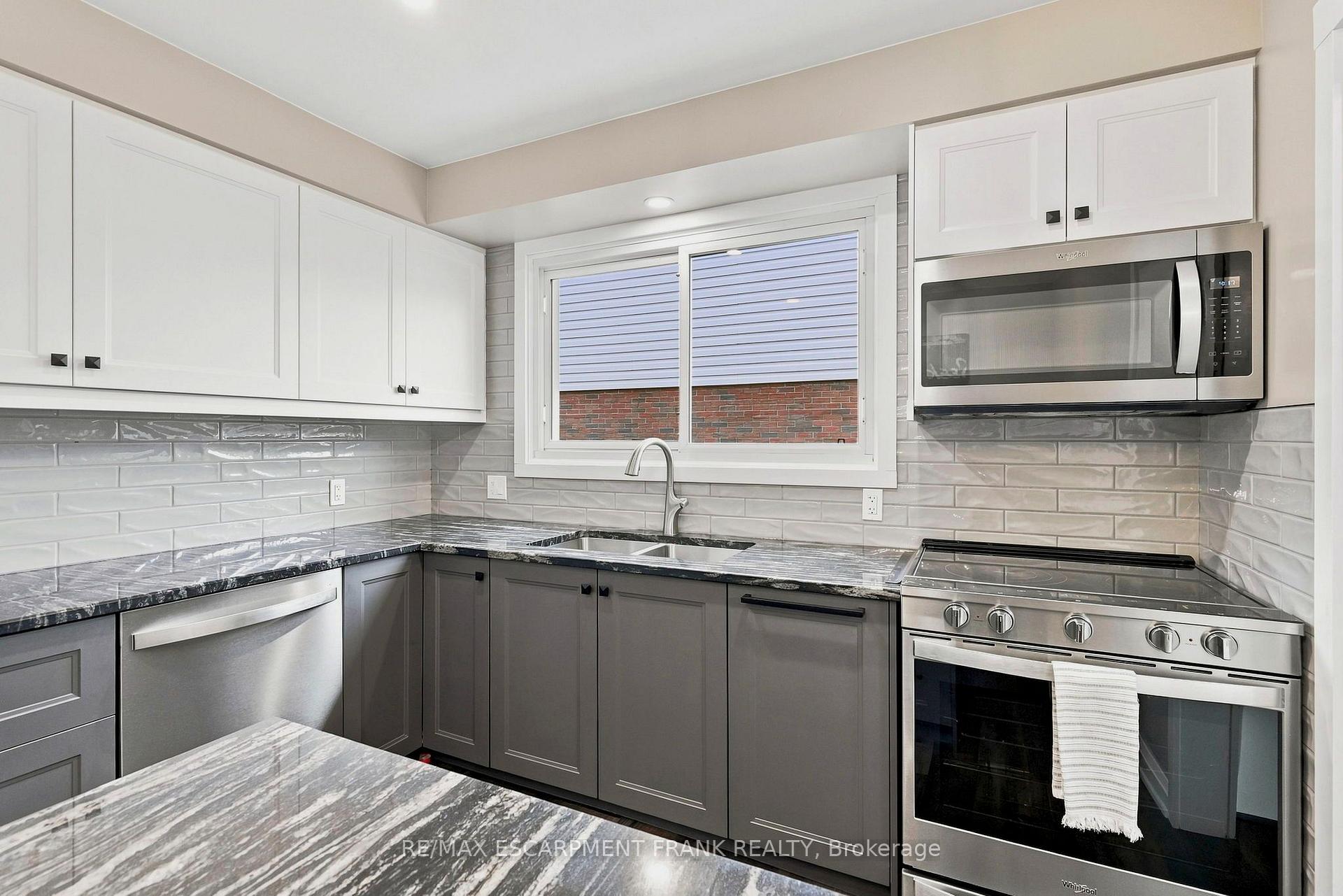 Photo 14 of 1008 Garth Street, Hamilton, Gilbert — HOMEH