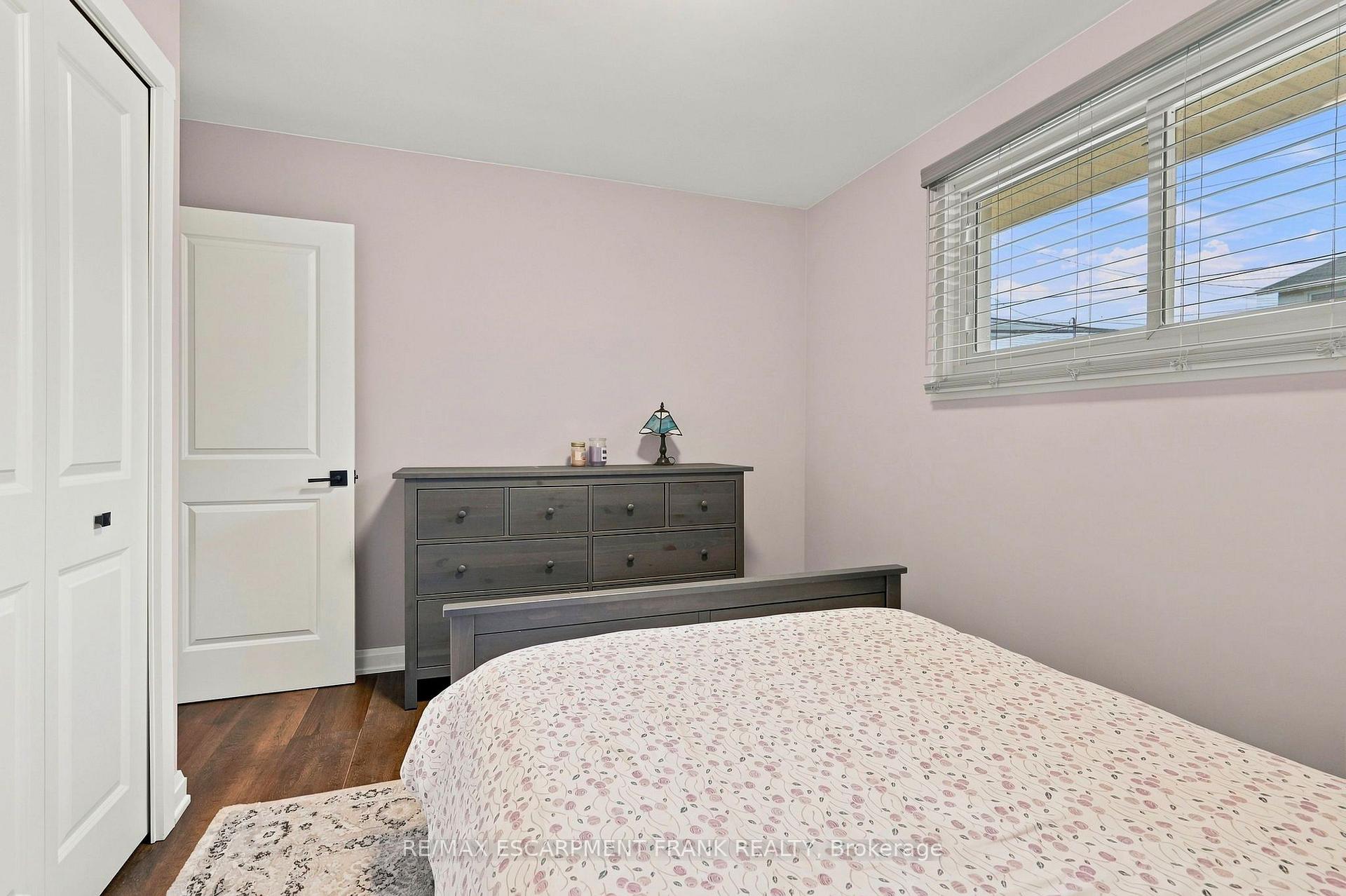 Photo 17 of 1008 Garth Street, Hamilton, Gilbert — HOMEH