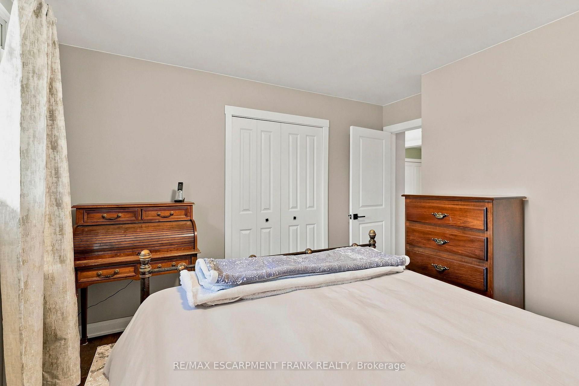 Photo 20 of 1008 Garth Street, Hamilton, Gilbert — HOMEH