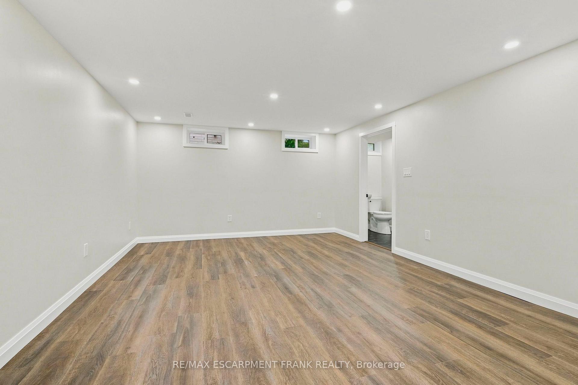 Photo 25 of 1008 Garth Street, Hamilton, Gilbert — HOMEH