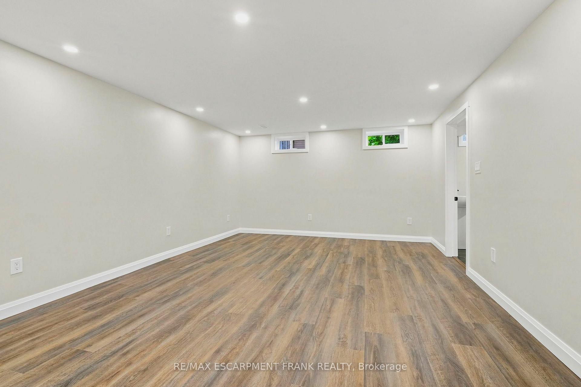 Photo 26 of 1008 Garth Street, Hamilton, Gilbert — HOMEH