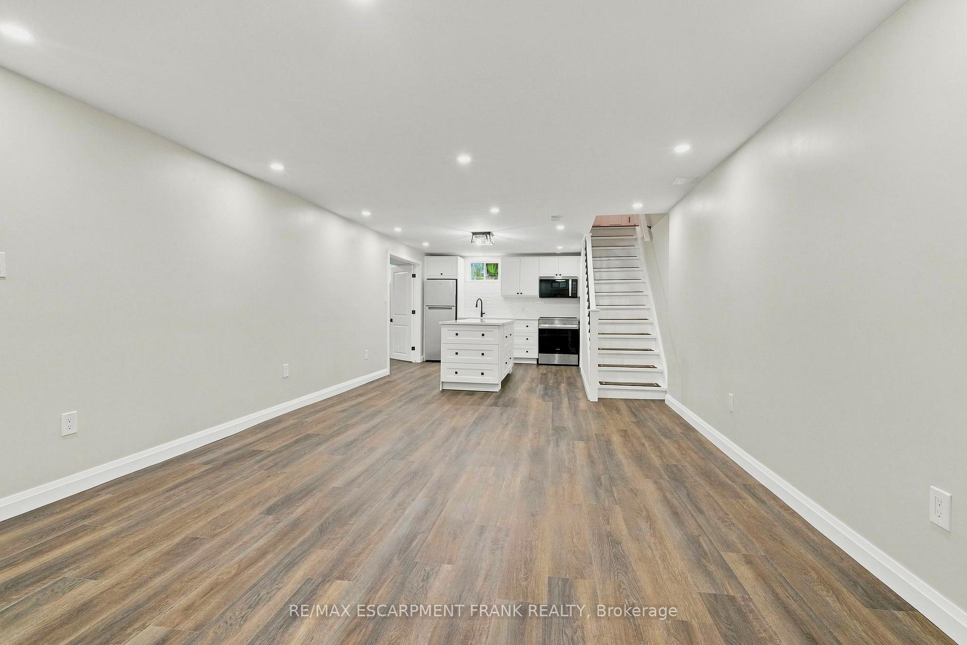 Photo 28 of 1008 Garth Street, Hamilton, Gilbert — HOMEH