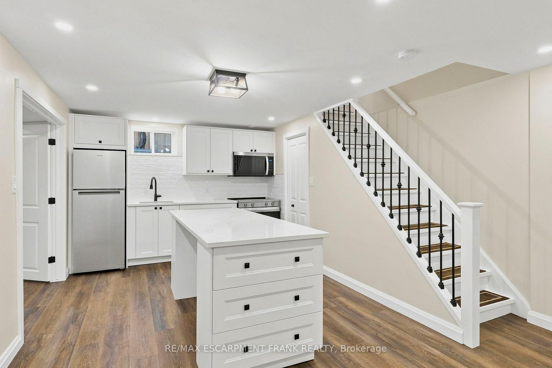 Photo 29 of 1008 Garth Street, Hamilton, Gilbert — HOMEH