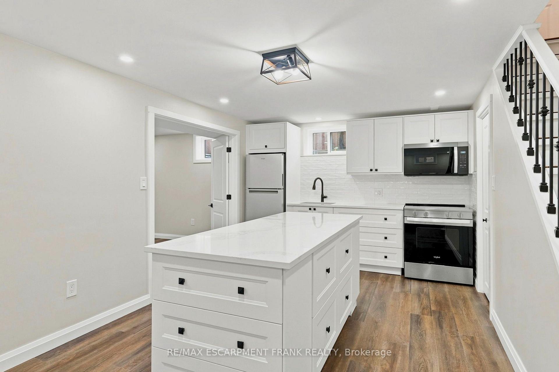 Photo 30 of 1008 Garth Street, Hamilton, Gilbert — HOMEH