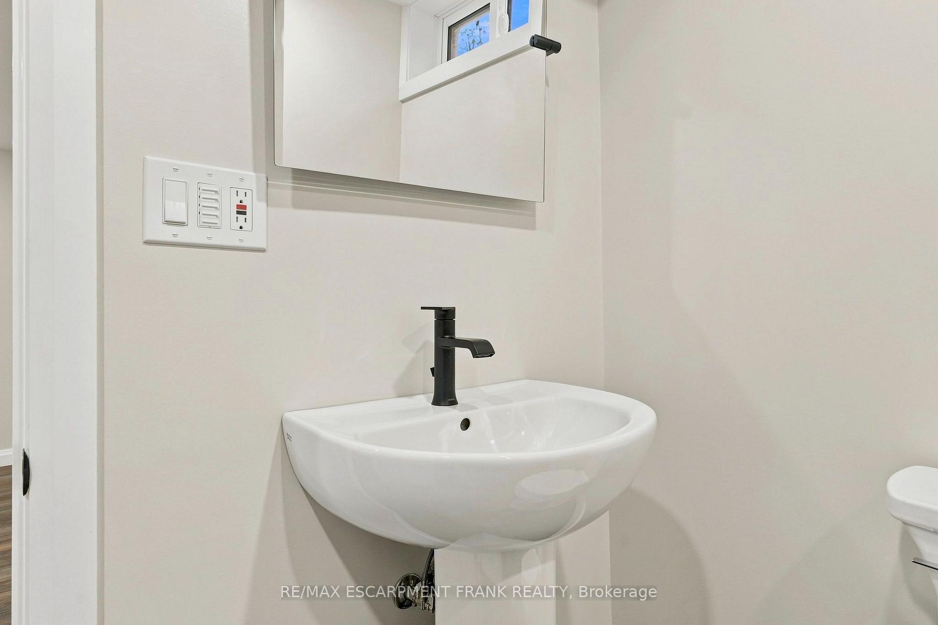 Photo 36 of 1008 Garth Street, Hamilton, Gilbert — HOMEH
