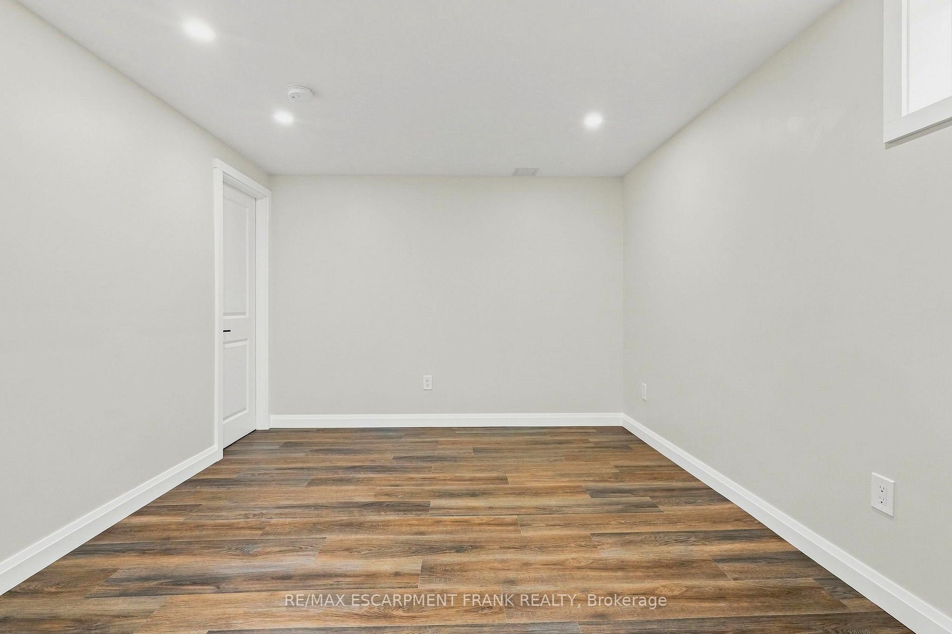 Photo 37 of 1008 Garth Street, Hamilton, Gilbert — HOMEH