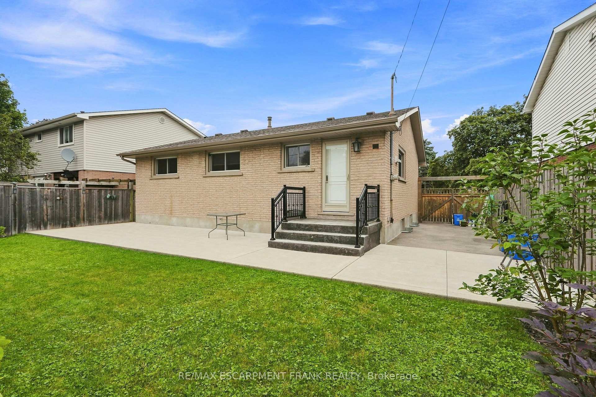 Photo 44 of 1008 Garth Street, Hamilton, Gilbert — HOMEH
