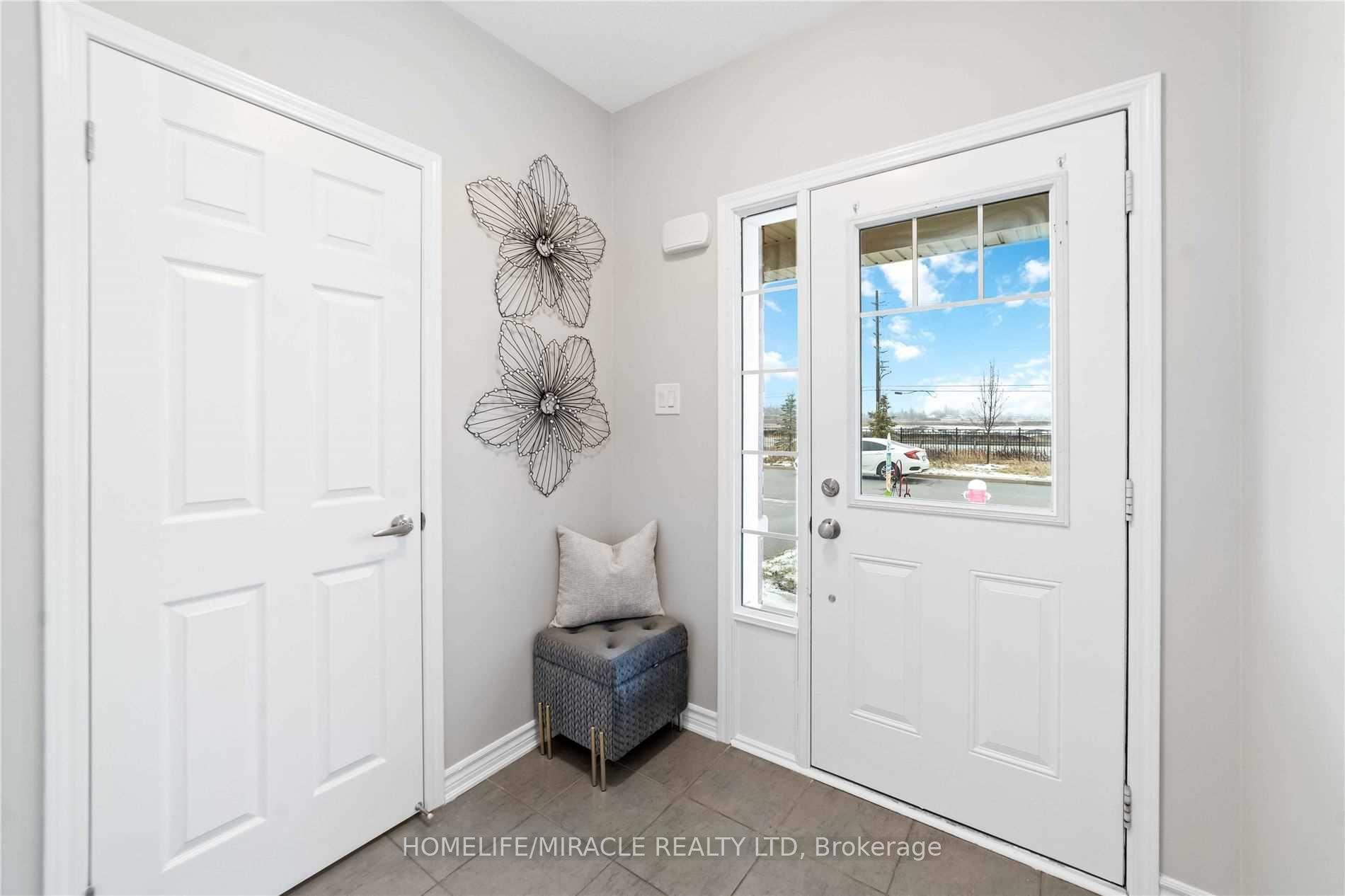 Photo 2 of 21 Donlamont Circle, Brampton, Northwest Brampton — HOMEH