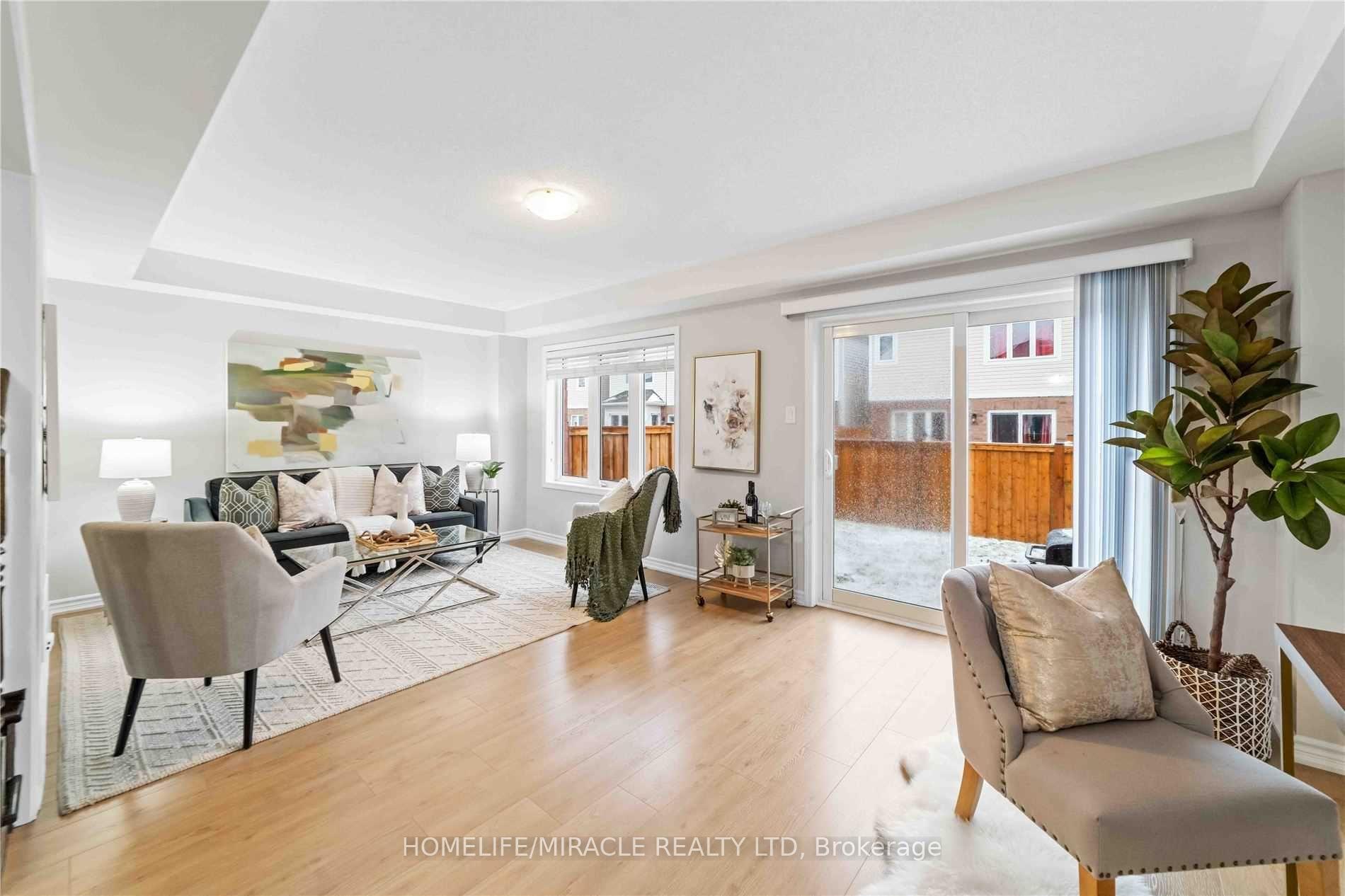 Photo 5 of 21 Donlamont Circle, Brampton, Northwest Brampton — HOMEH