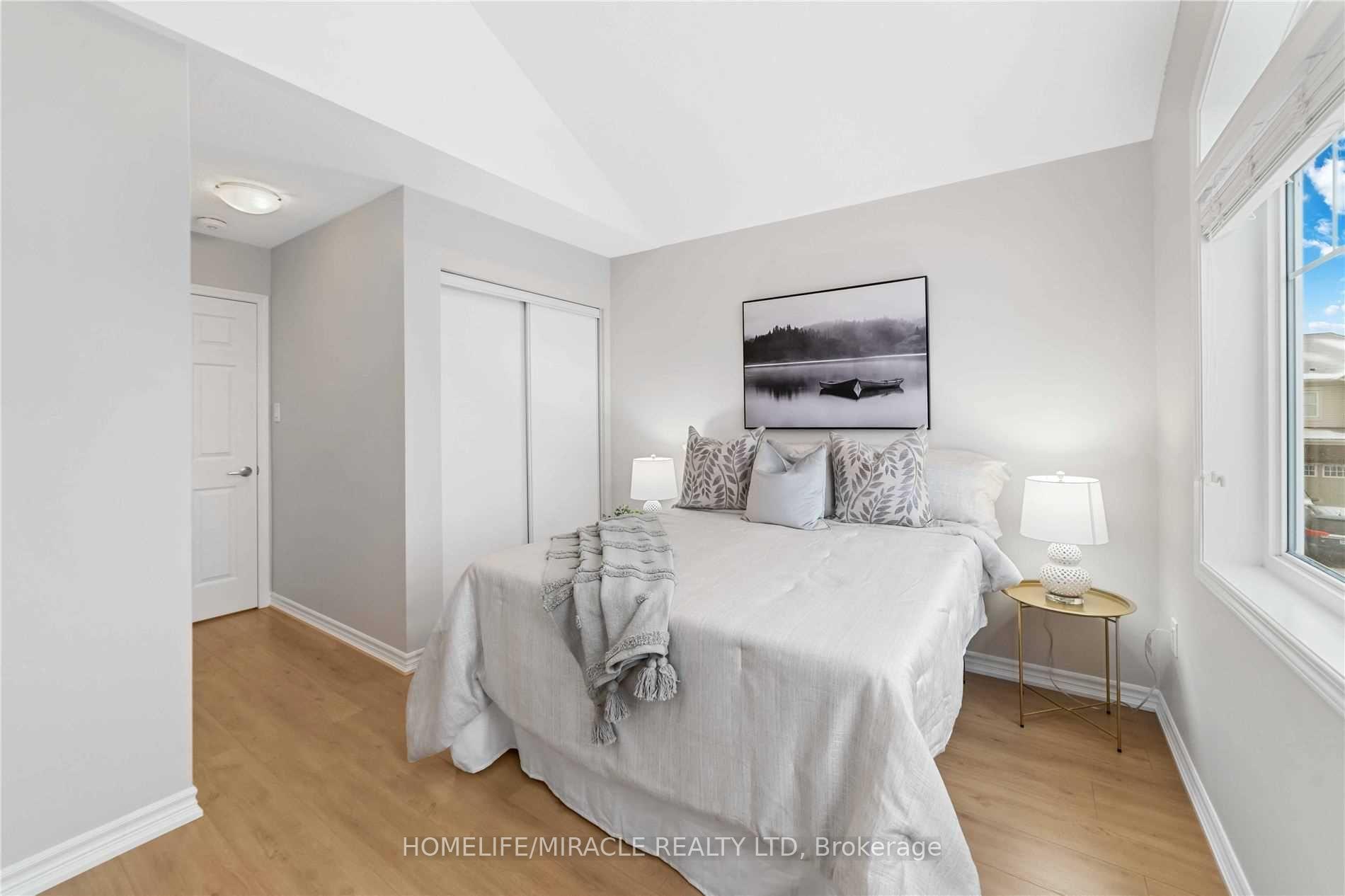 Photo 16 of 21 Donlamont Circle, Brampton, Northwest Brampton — HOMEH