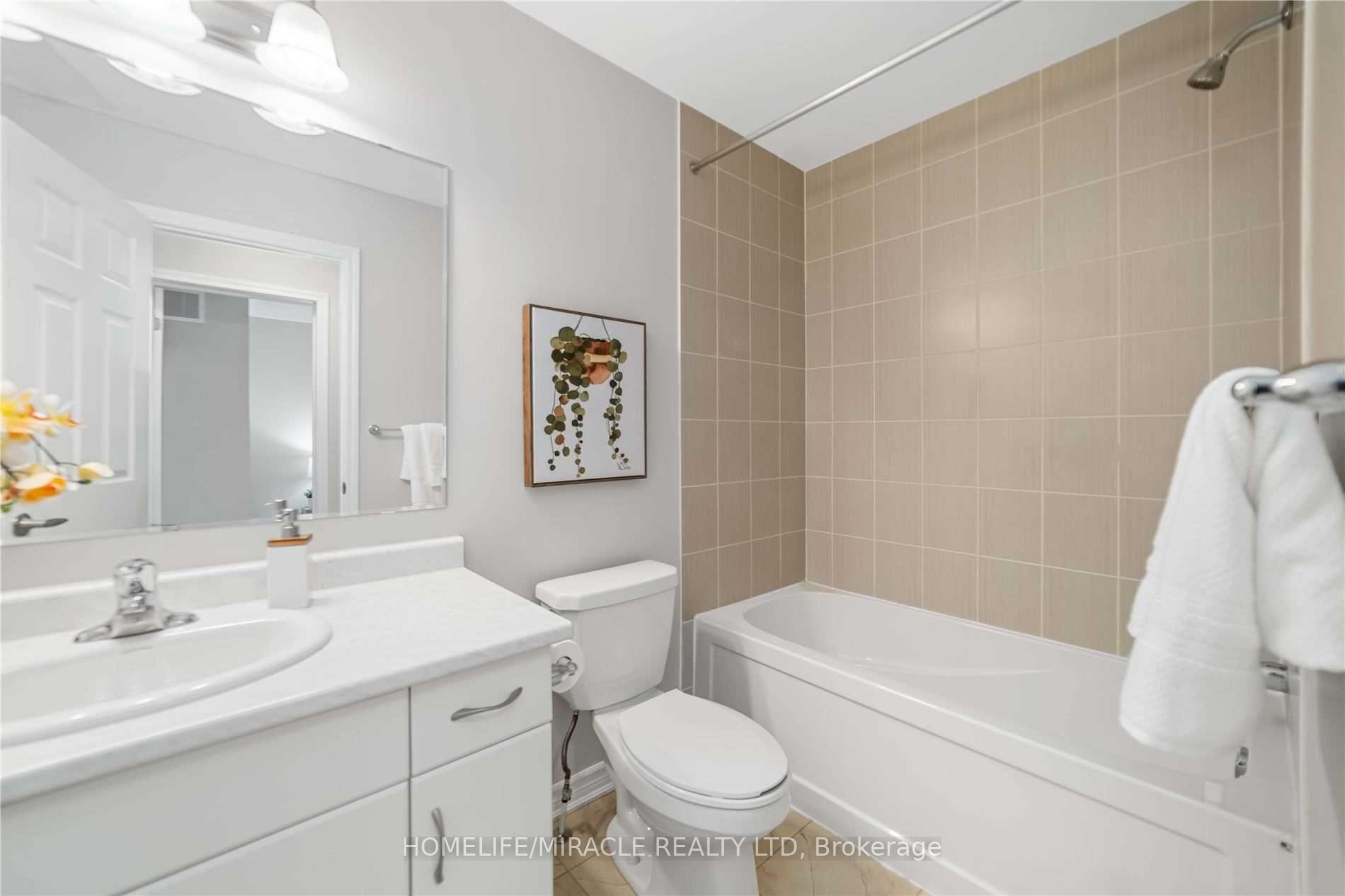 Photo 17 of 21 Donlamont Circle, Brampton, Northwest Brampton — HOMEH