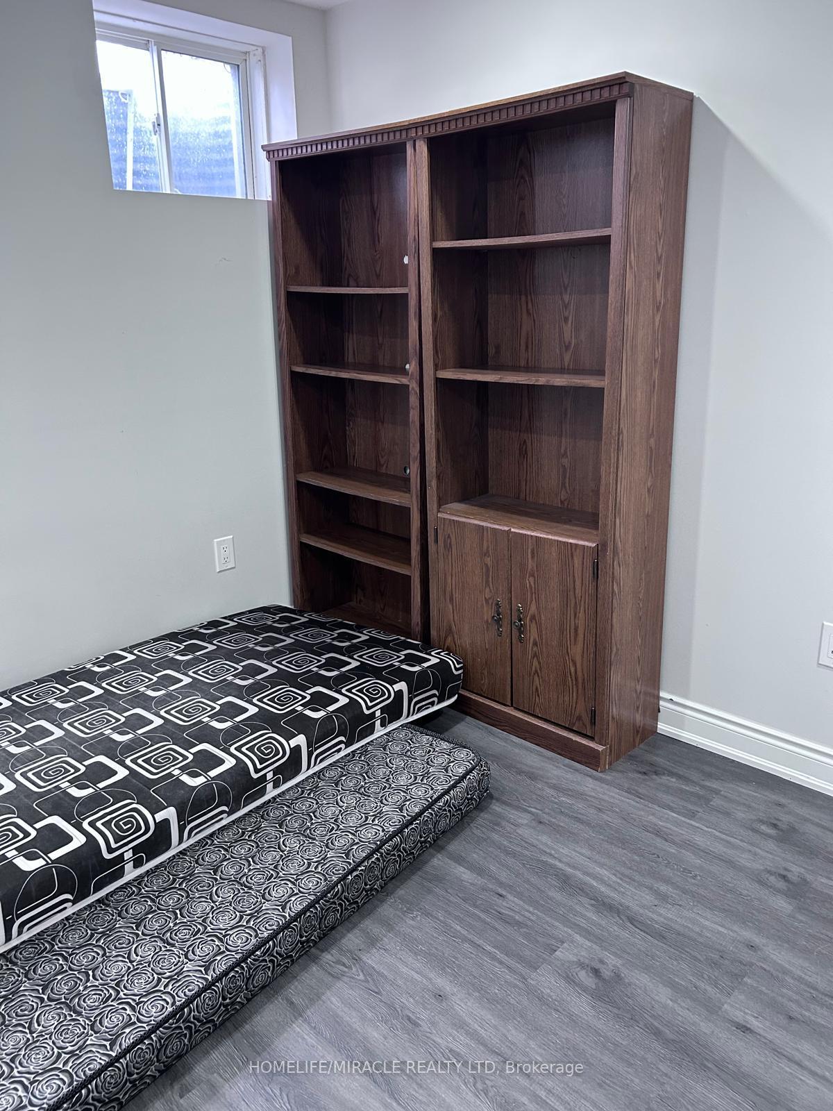 Photo 23 of 21 Donlamont Circle, Brampton, Northwest Brampton — HOMEH