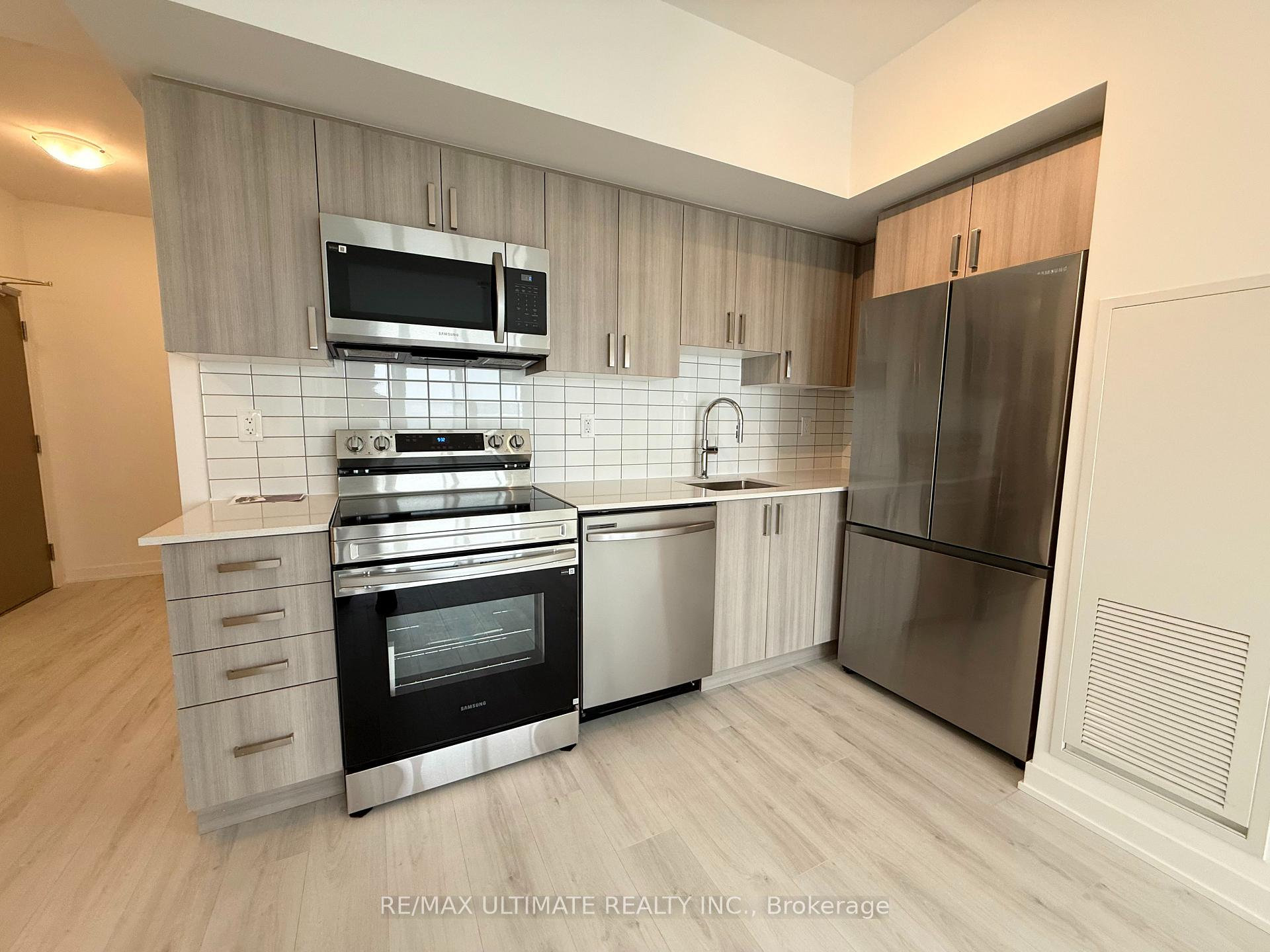 Photo 4 of Unit 1605, 1010 Sandy Beach Road, Pickering, Bay Ridges — HOMEH