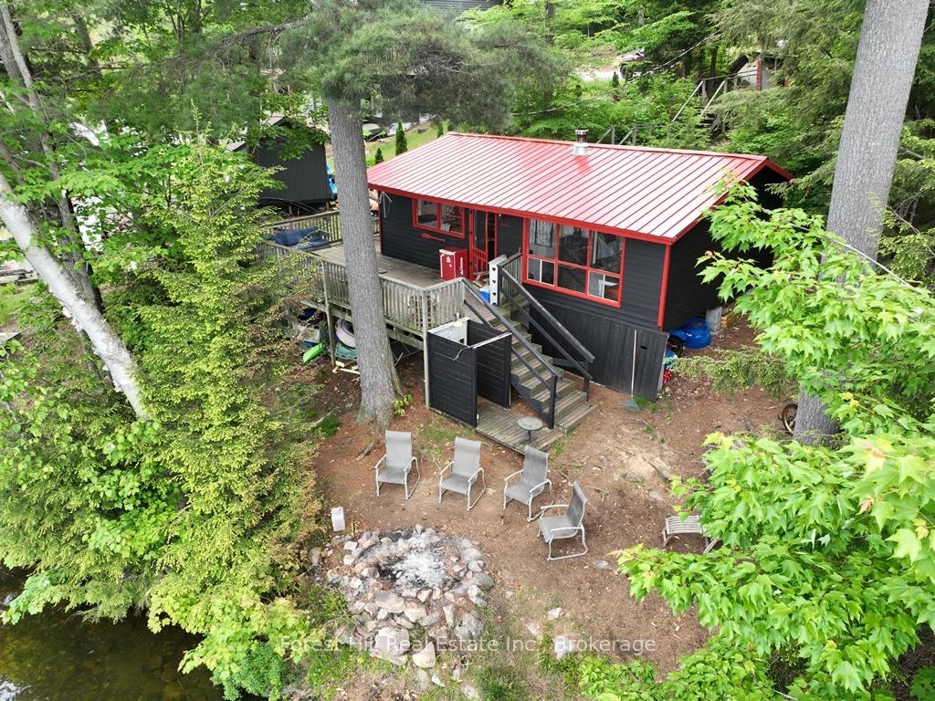 Photo 11 of 1293 Causeway Drive, Algonquin Highlands, McClintock — HOMEH