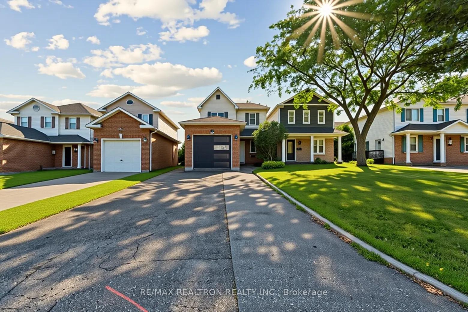 Photo 2 of 409 Cobblehill Drive, Oshawa, Pinecrest — HOMEH