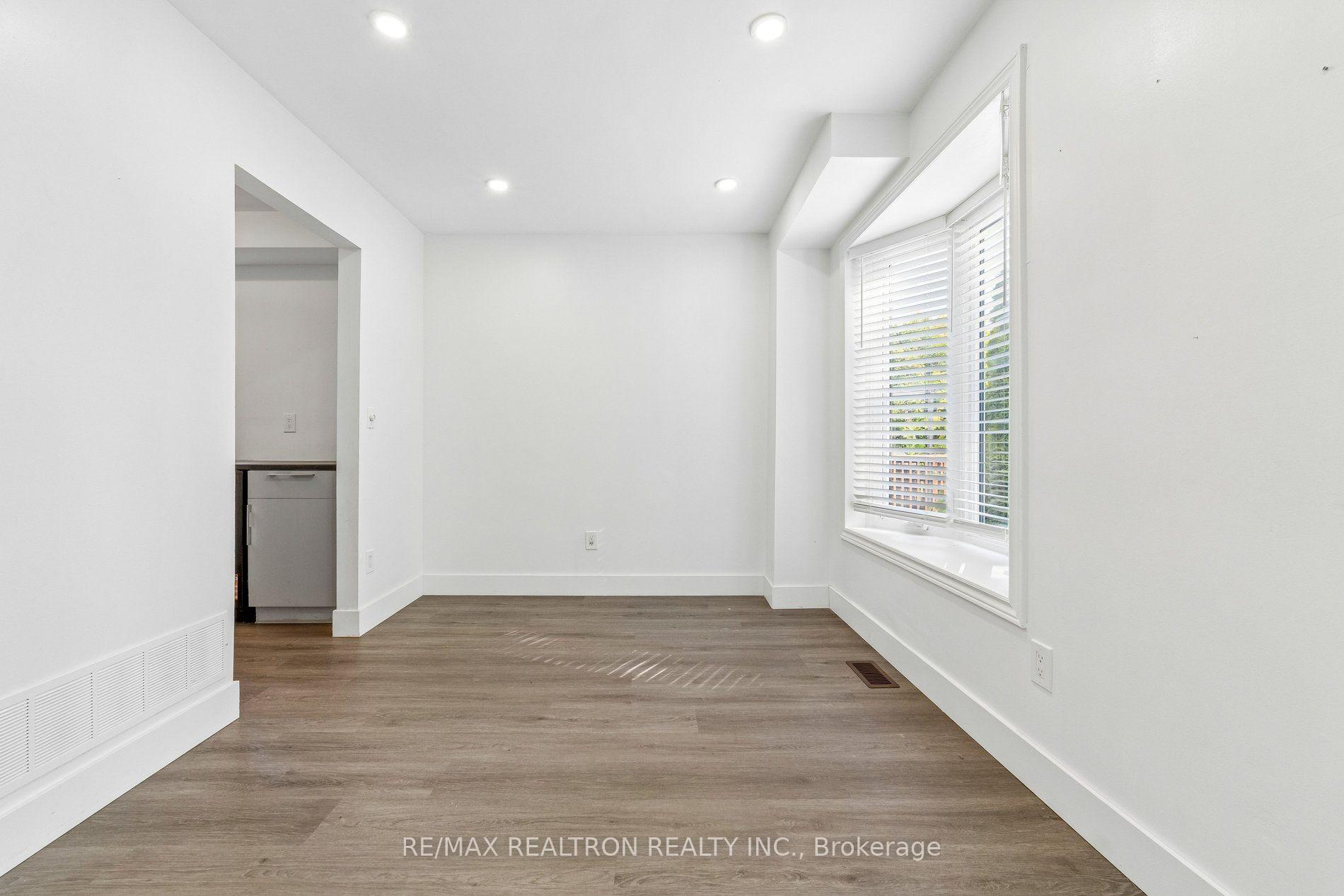 Photo 7 of 409 Cobblehill Drive, Oshawa, Pinecrest — HOMEH