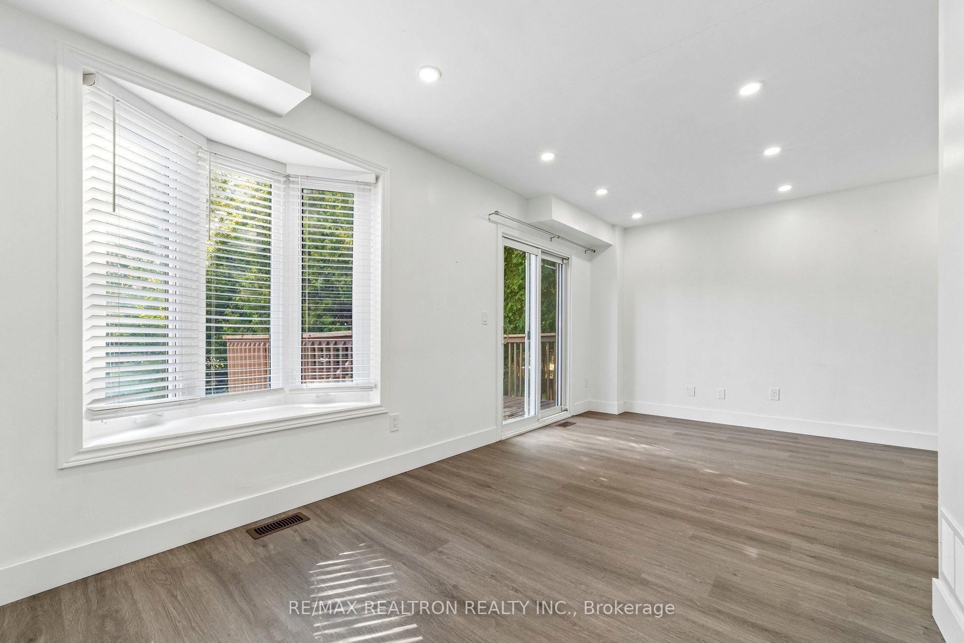 Photo 9 of 409 Cobblehill Drive, Oshawa, Pinecrest — HOMEH