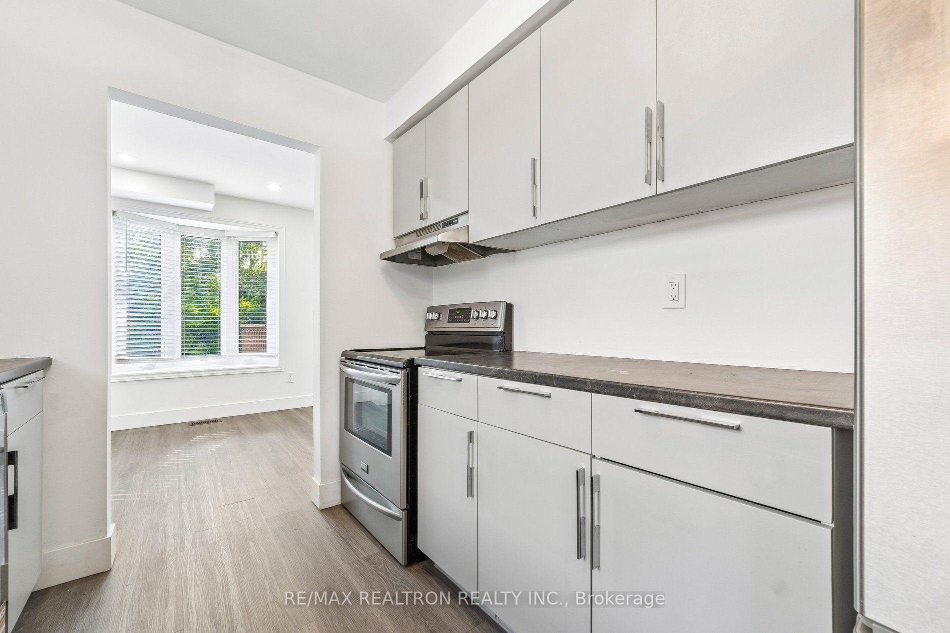 Photo 13 of 409 Cobblehill Drive, Oshawa, Pinecrest — HOMEH