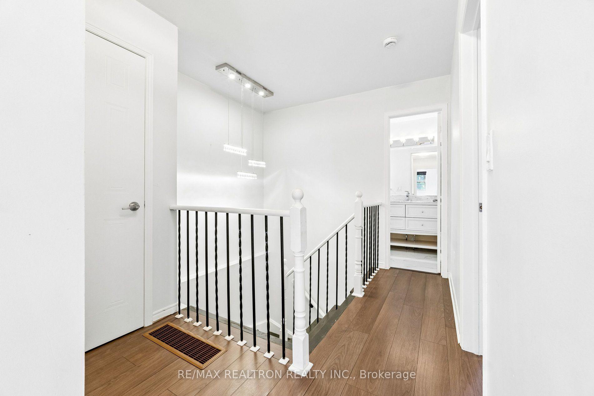 Photo 16 of 409 Cobblehill Drive, Oshawa, Pinecrest — HOMEH