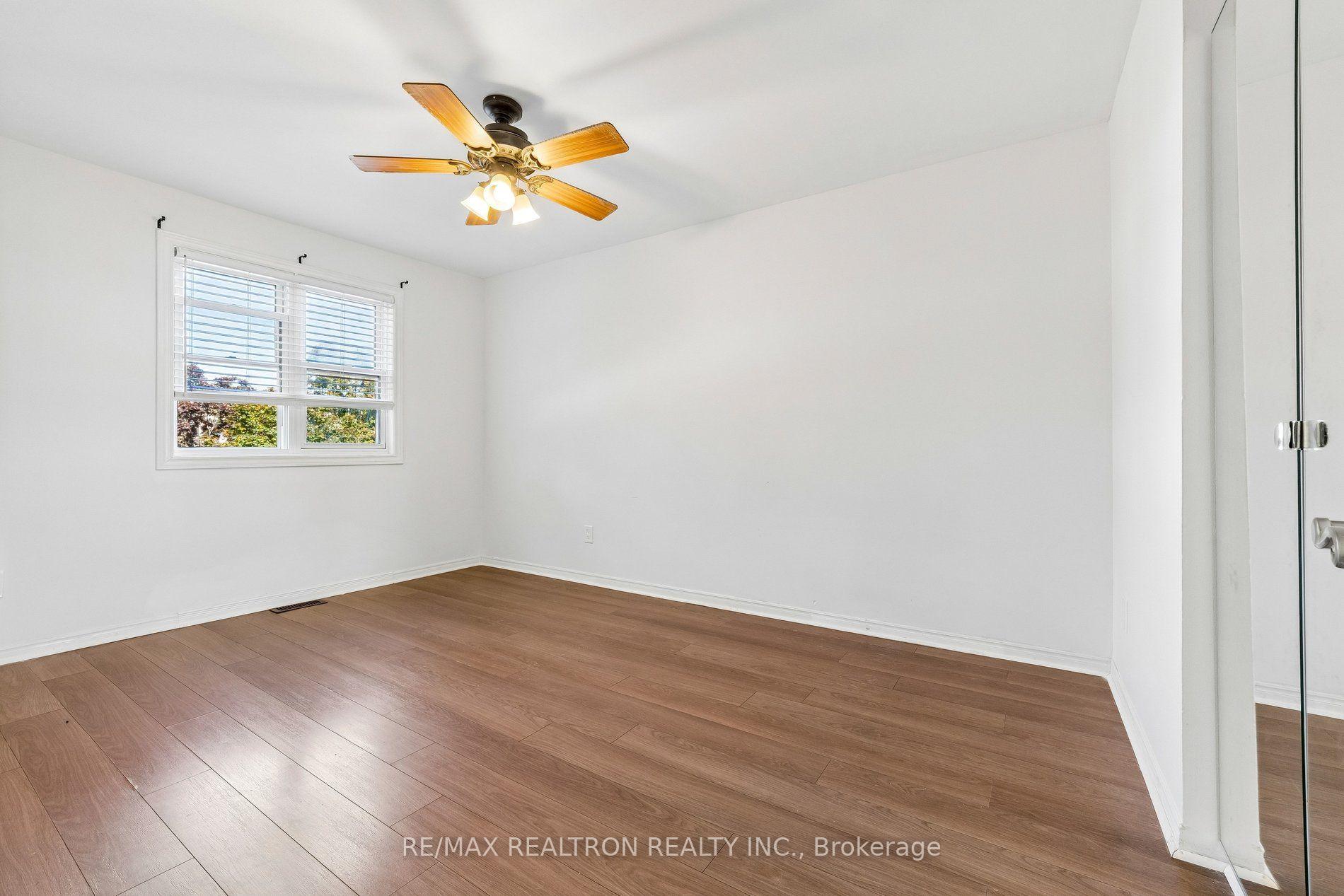 Photo 19 of 409 Cobblehill Drive, Oshawa, Pinecrest — HOMEH