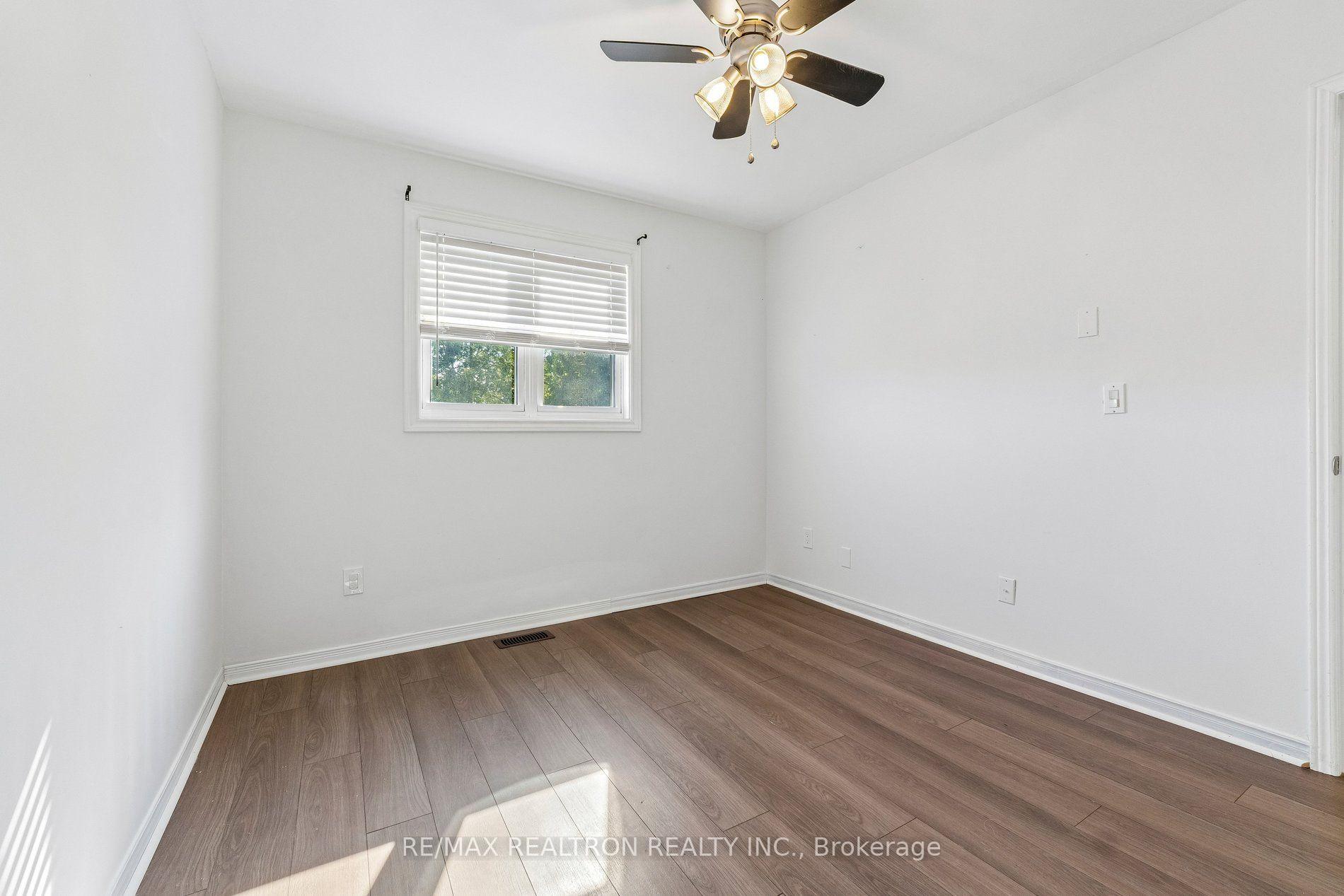 Photo 25 of 409 Cobblehill Drive, Oshawa, Pinecrest — HOMEH