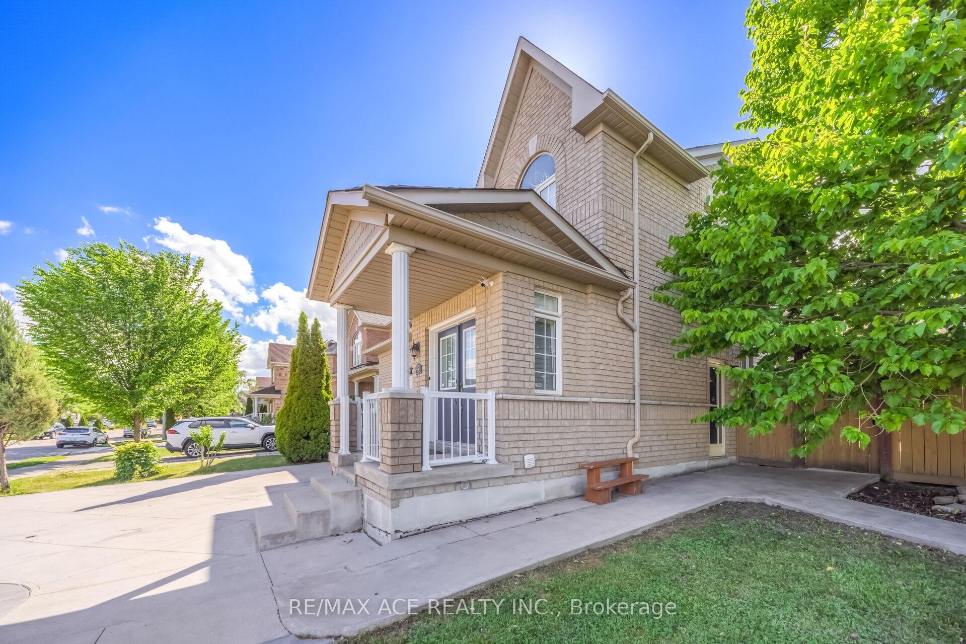 Photo 4 of Unit Main, 86 Treasure Drive, Brampton, Fletcher's Meadow — HOMEH
