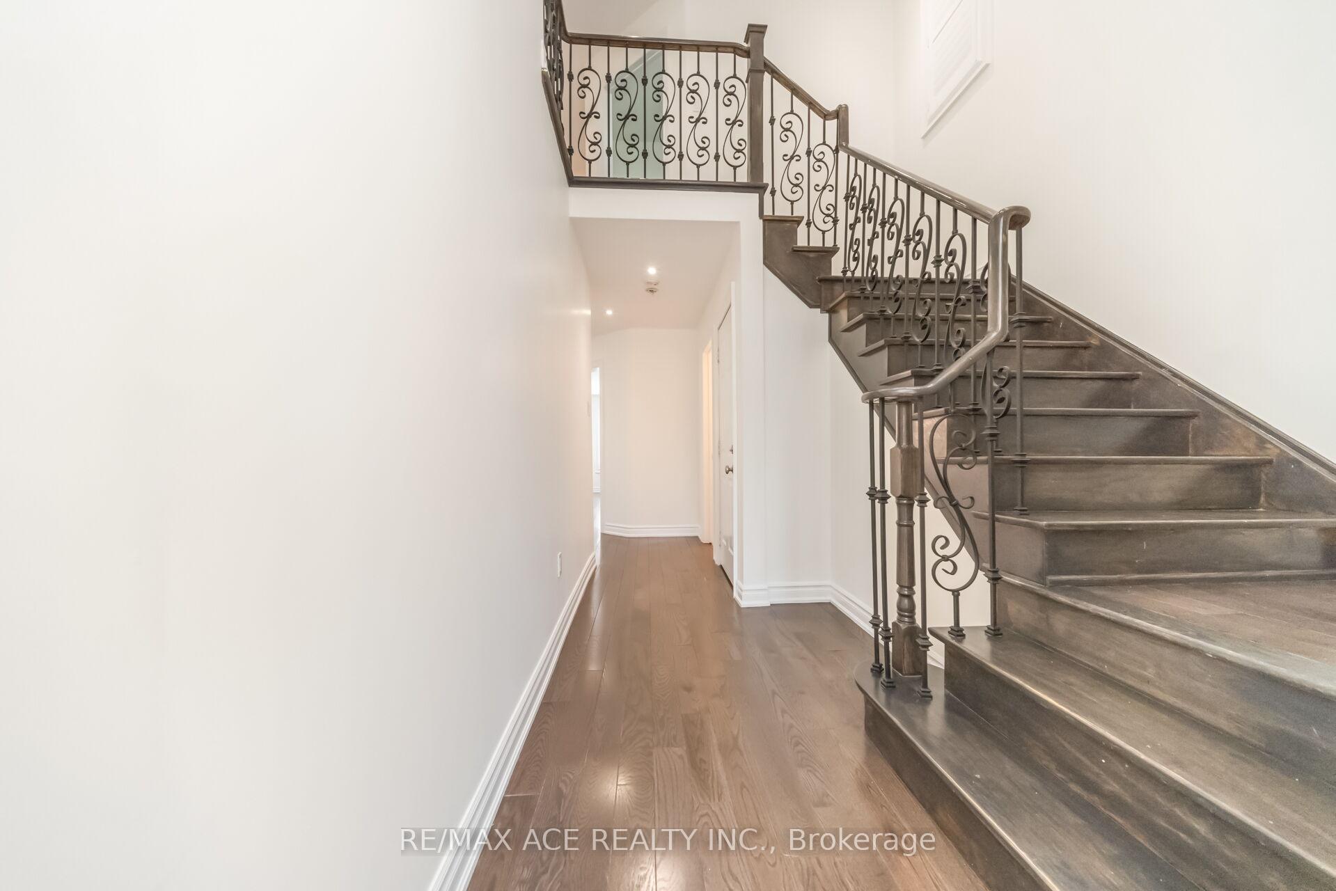 Photo 7 of Unit Main, 86 Treasure Drive, Brampton, Fletcher's Meadow — HOMEH