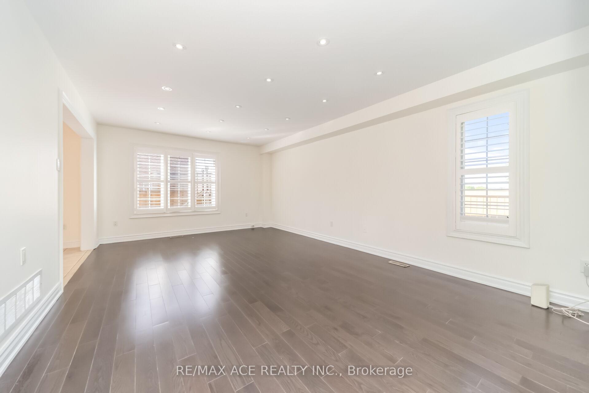 Photo 8 of Unit Main, 86 Treasure Drive, Brampton, Fletcher's Meadow — HOMEH