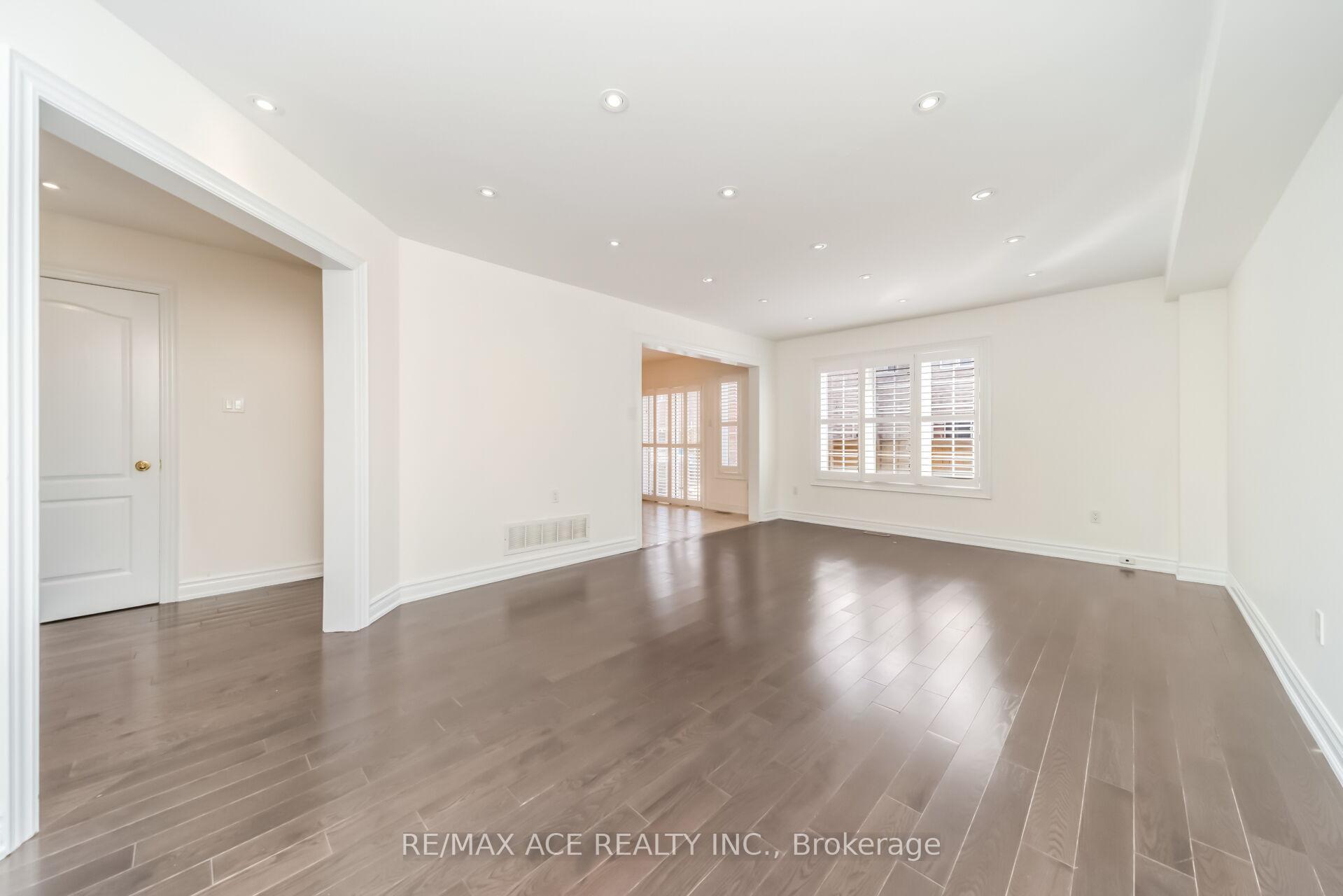 Photo 9 of Unit Main, 86 Treasure Drive, Brampton, Fletcher's Meadow — HOMEH