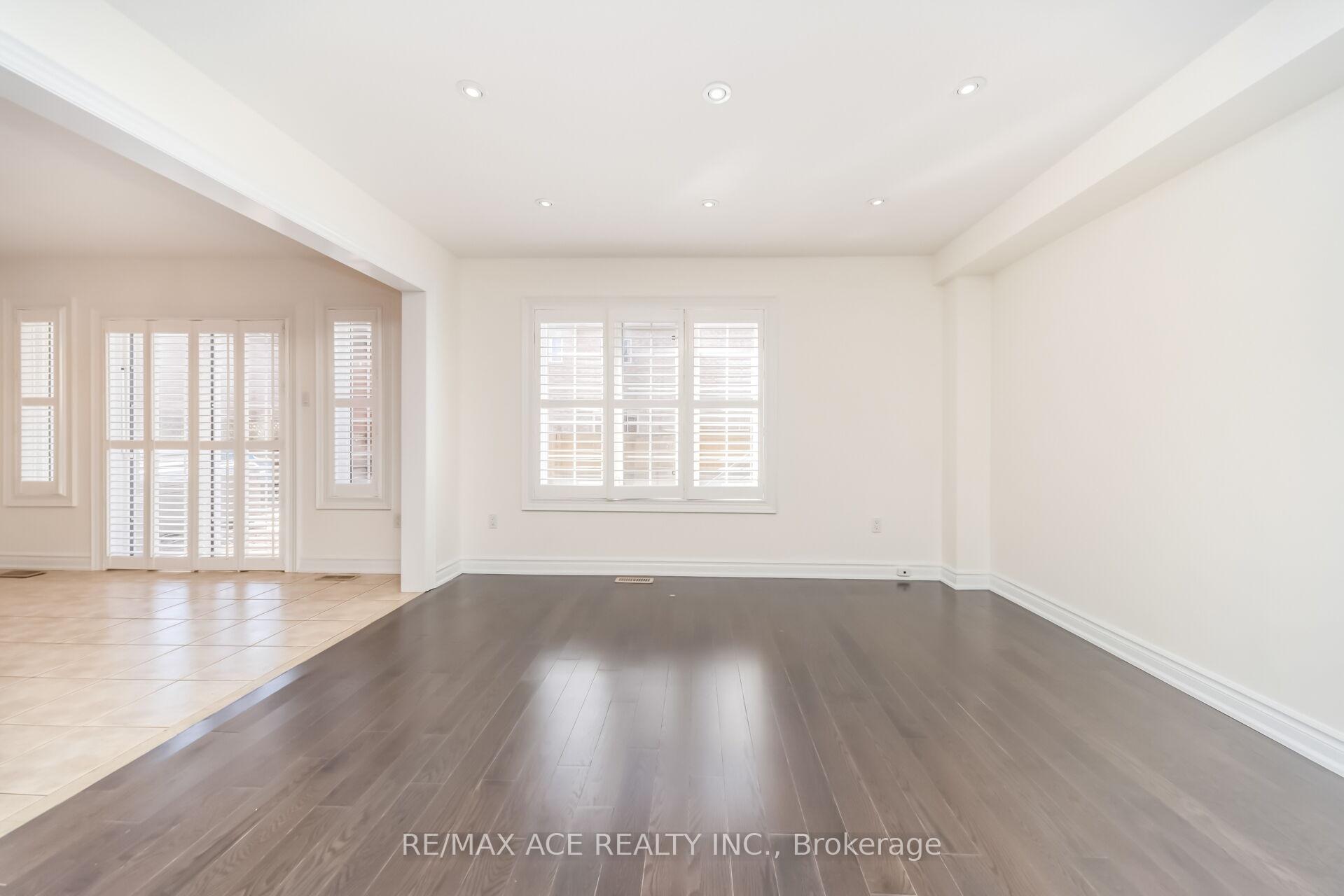 Photo 10 of Unit Main, 86 Treasure Drive, Brampton, Fletcher's Meadow — HOMEH