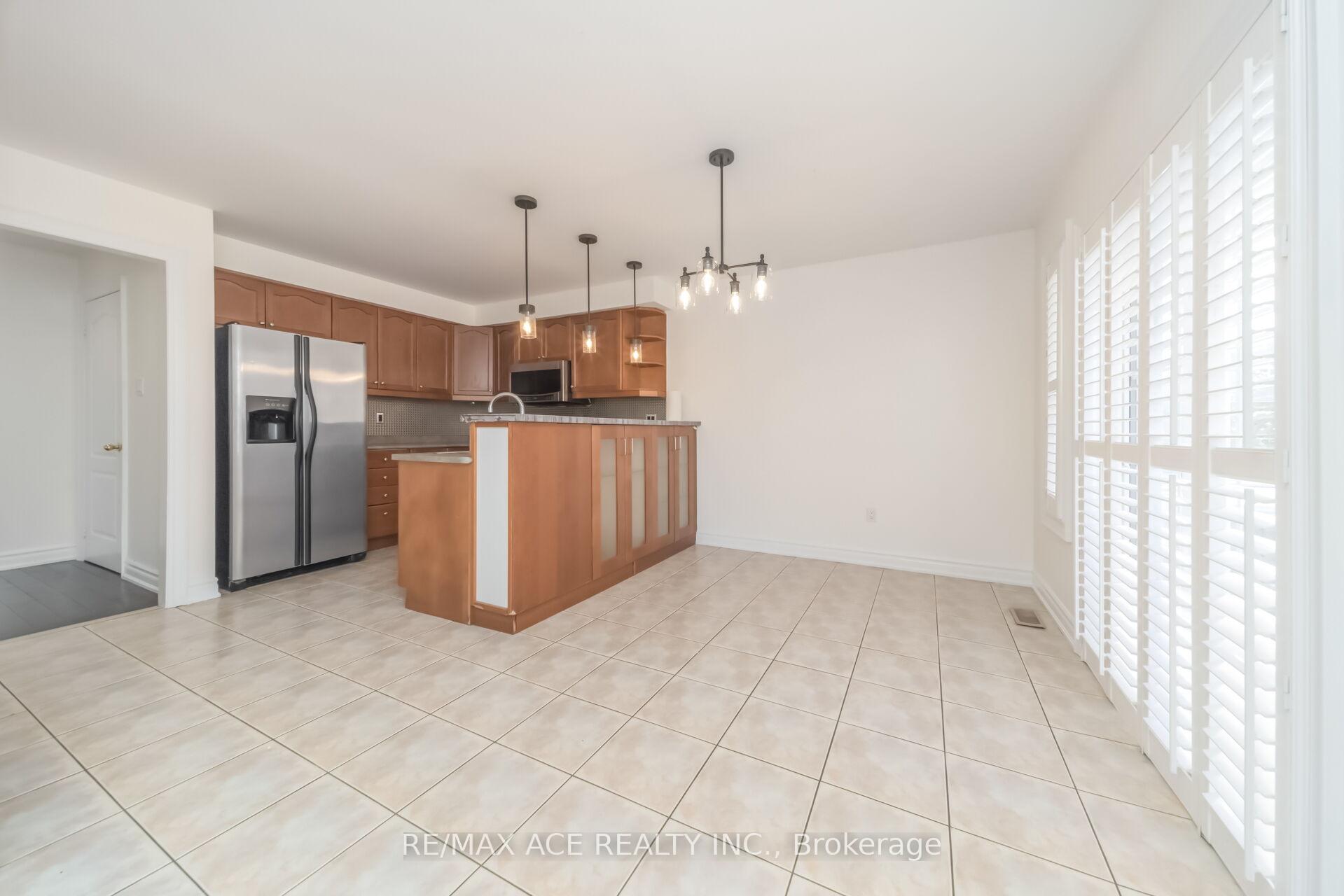 Photo 12 of Unit Main, 86 Treasure Drive, Brampton, Fletcher's Meadow — HOMEH